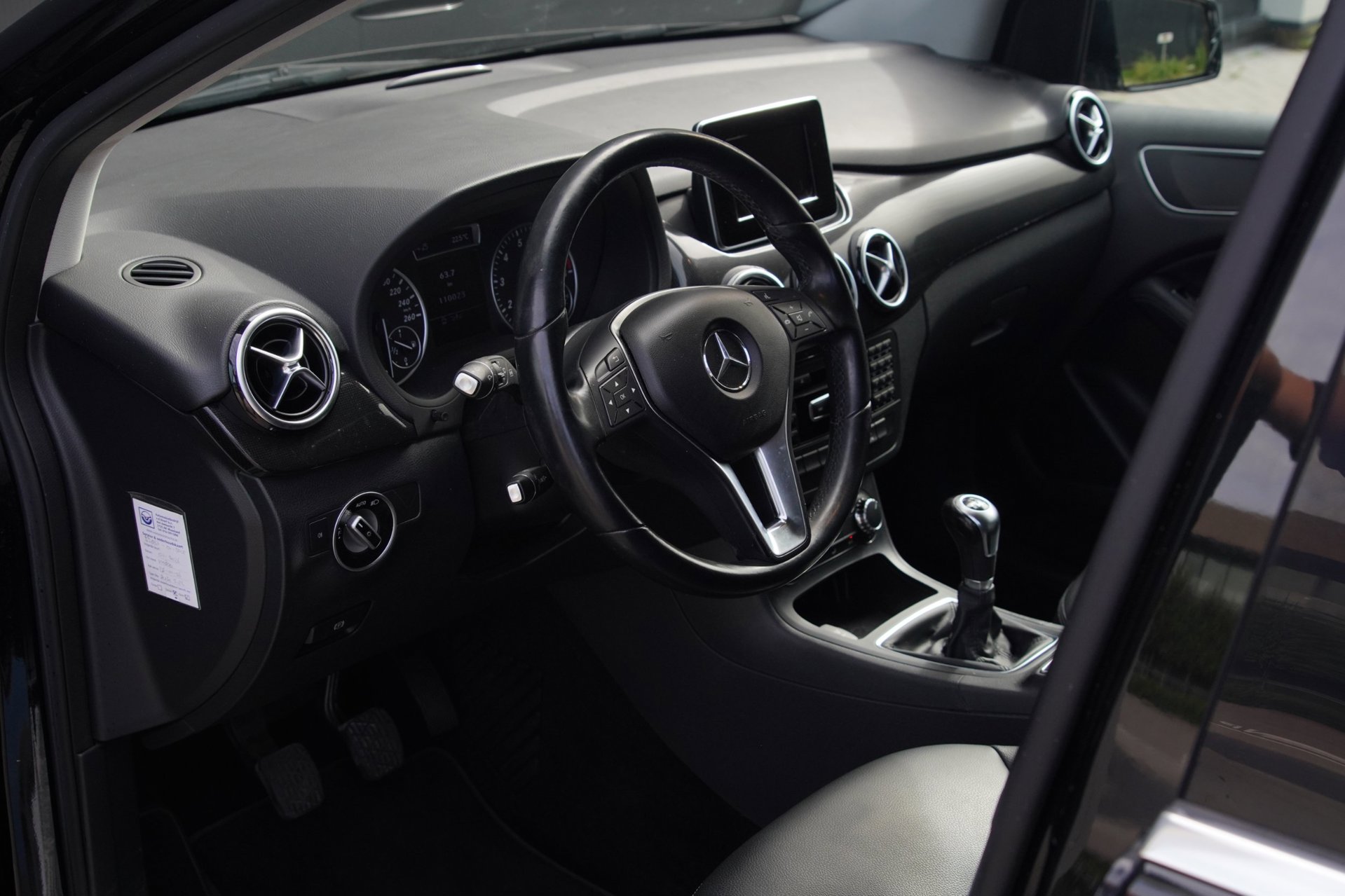 Foto van Mercedes-Benz B 180
