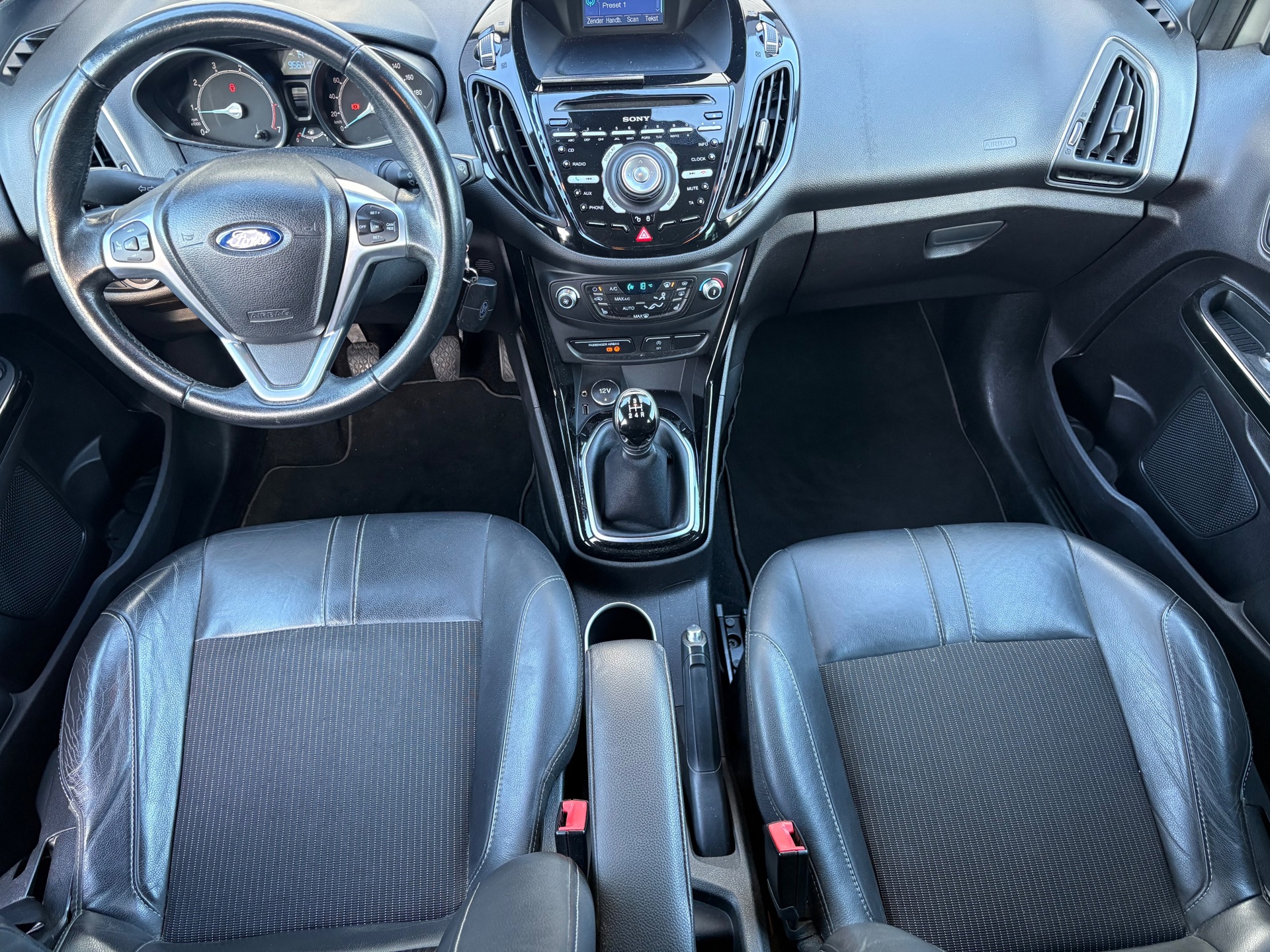 Foto van Ford B-max
