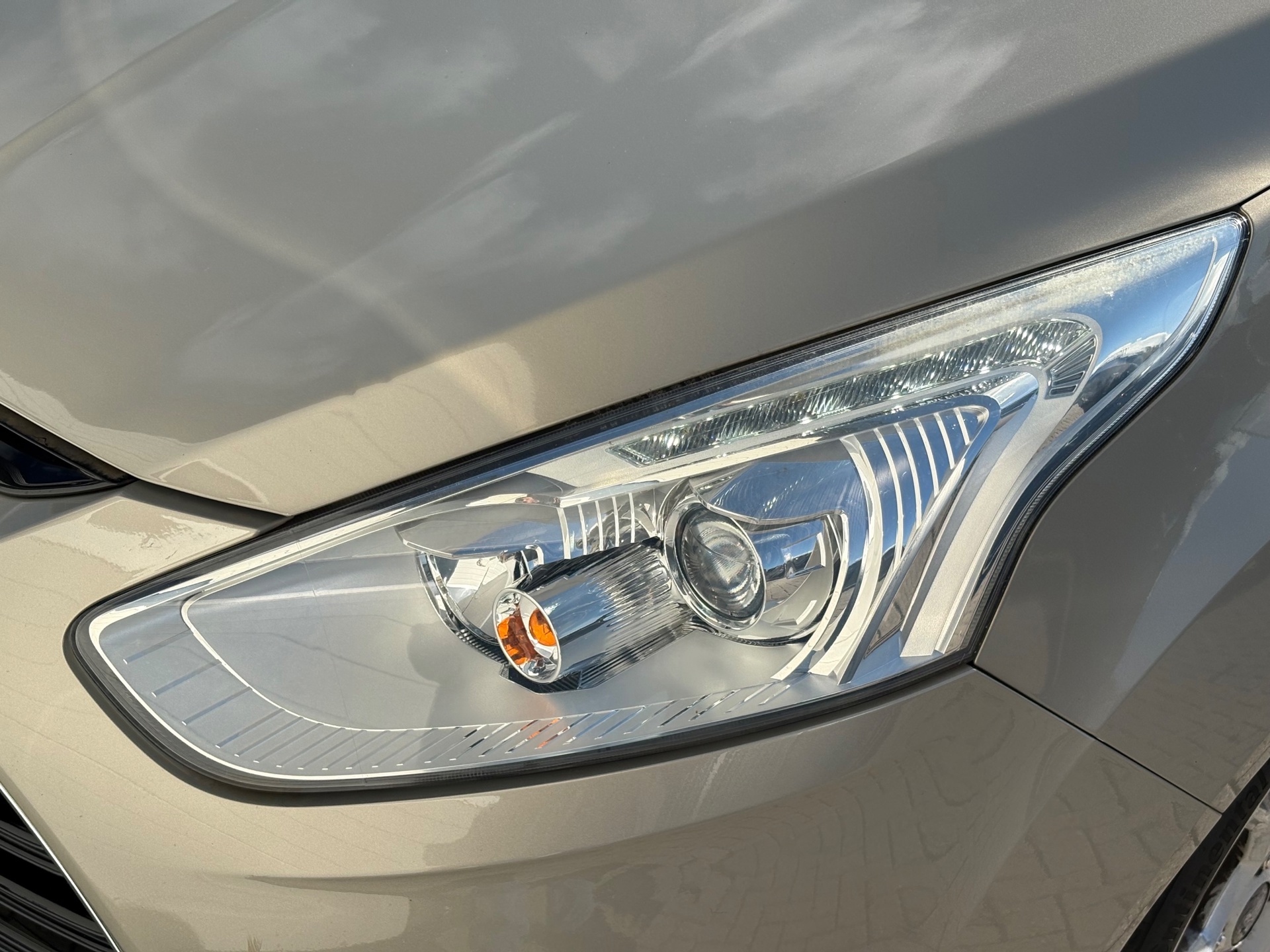 Foto van Ford B-max