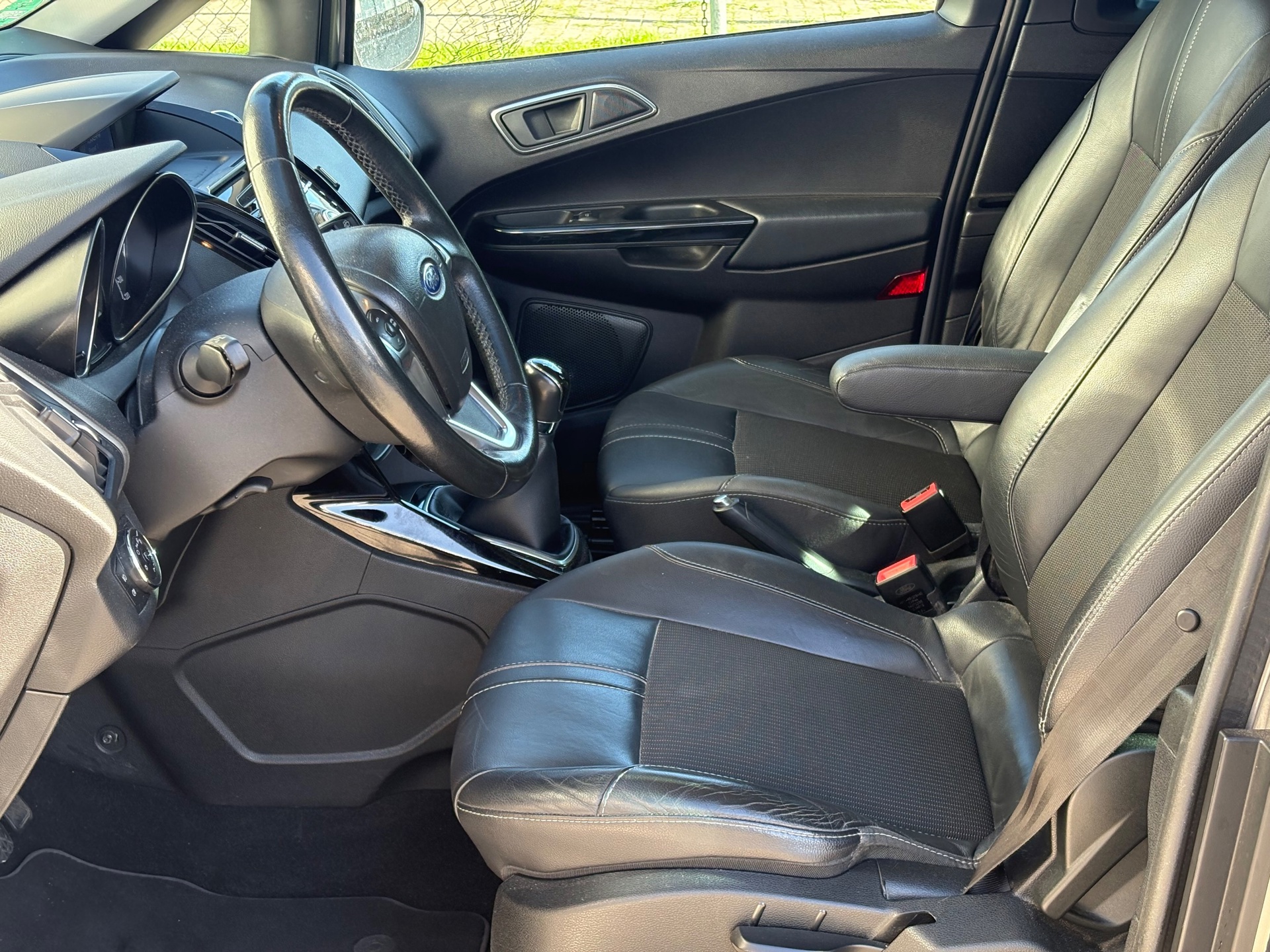 Foto van Ford B-max