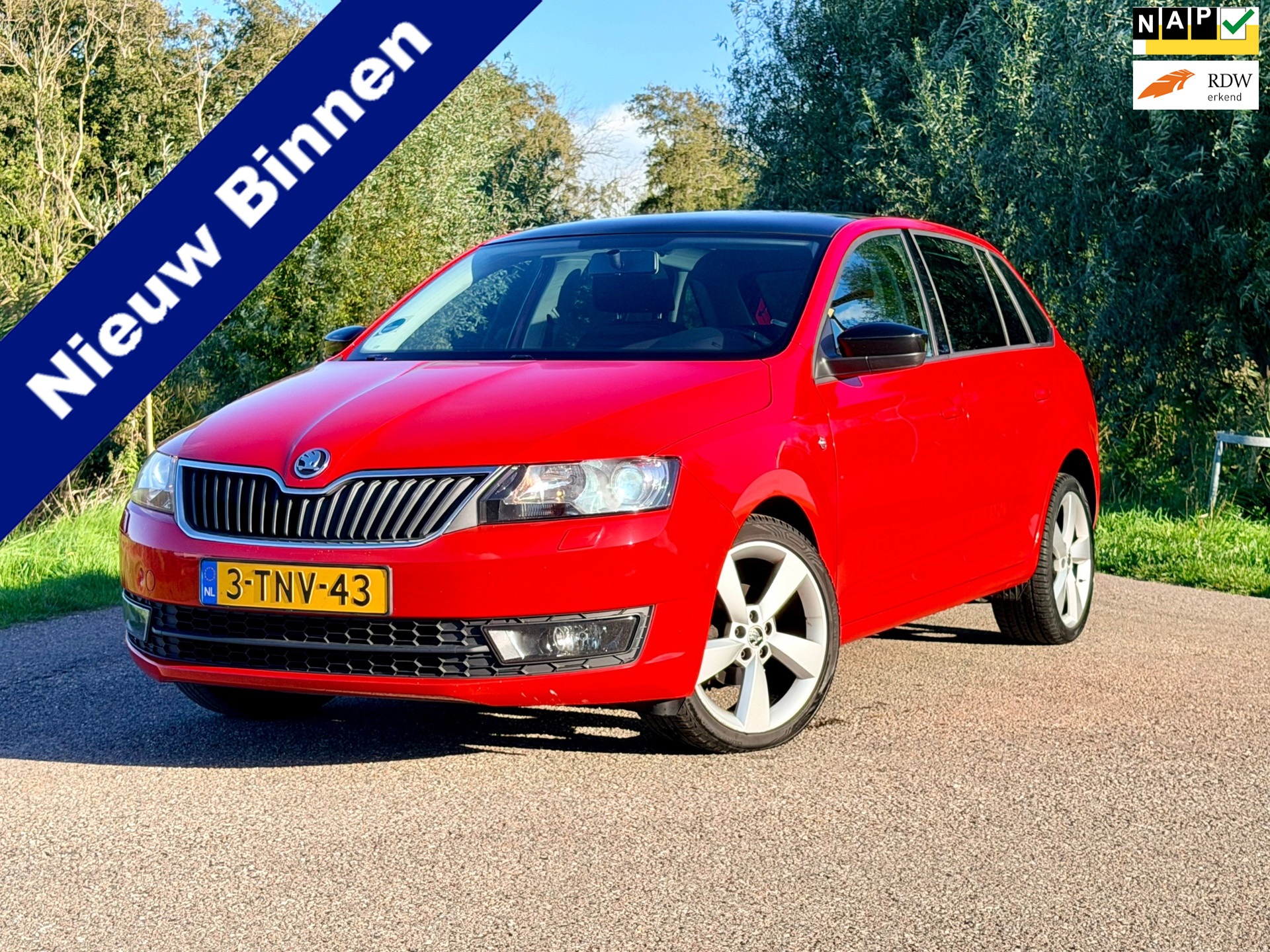 Skoda Rapid 1.2 TSI Greentech Elegance Businessline Pro Pano Clima Cruise Control Navi DAB Xenon Stoelverwarming PDC NAP 2014 - voorkant