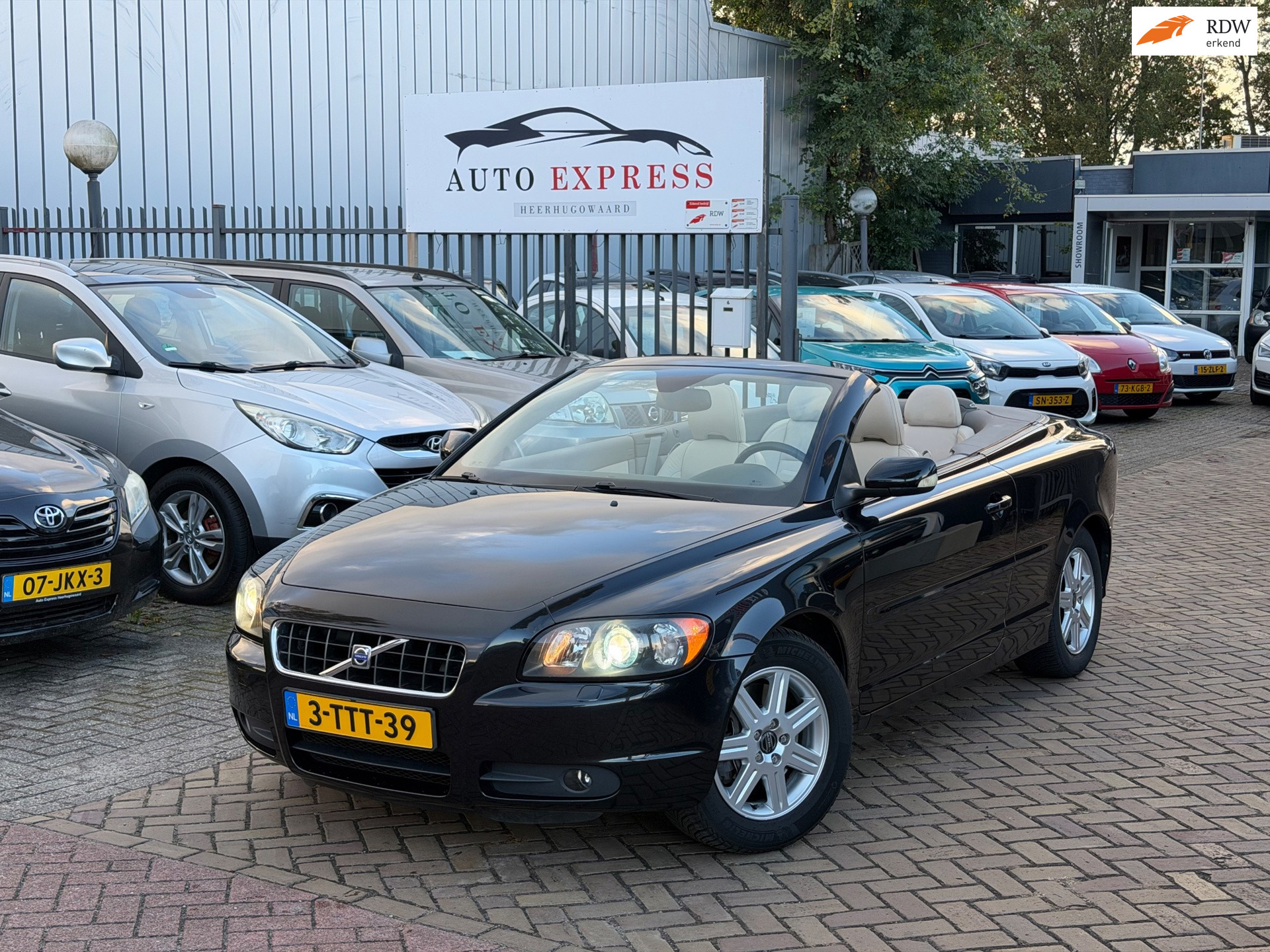 Volvo C70 2.4i Summum/Leder/Cruise/Elektrische Stoel/Stoelverwarming /distributie riem vervangen/Apk 2006 - voorkant