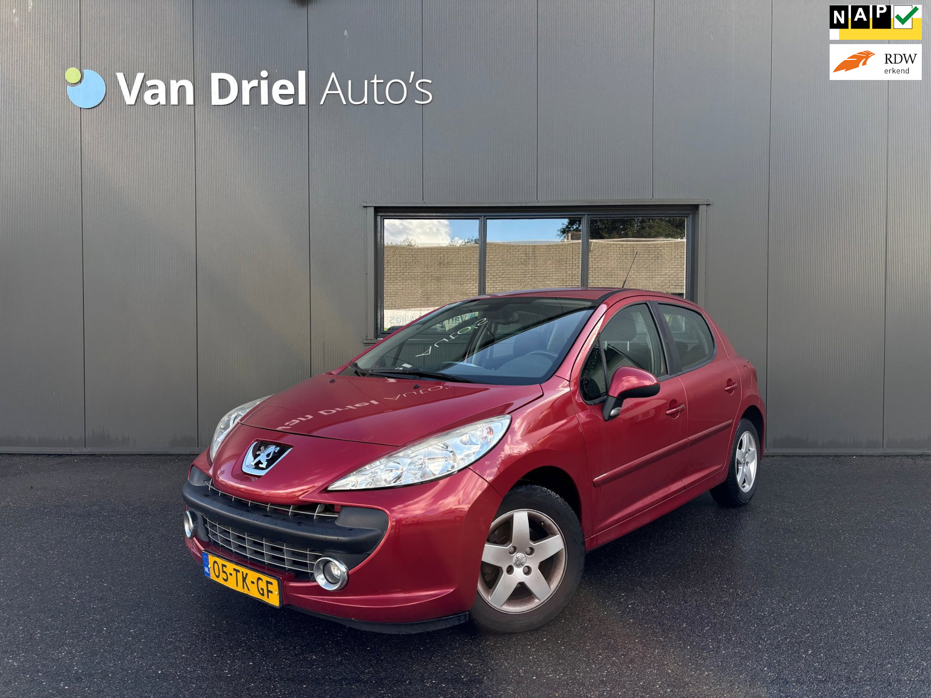 Peugeot 207 1.4-16V XS Pack / APK tm 16-10-2027! 2006 - voorkant