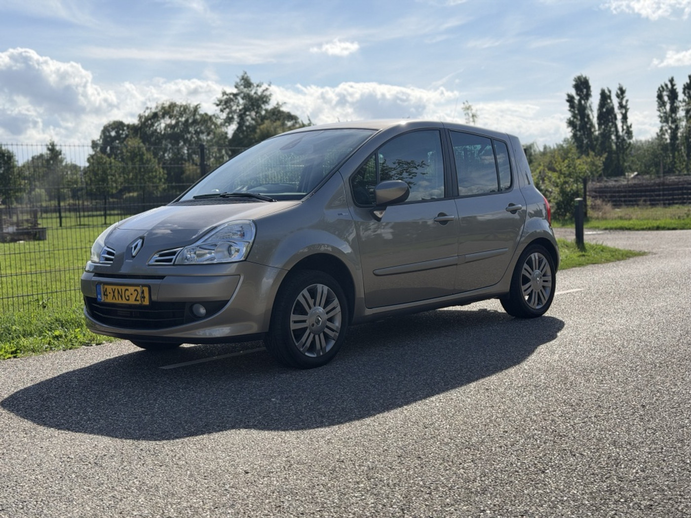 Renault Modus 1.2 TCE Night & Day AIRCO | CRUISECNTRL | STOELVERM 2012 - voorkant