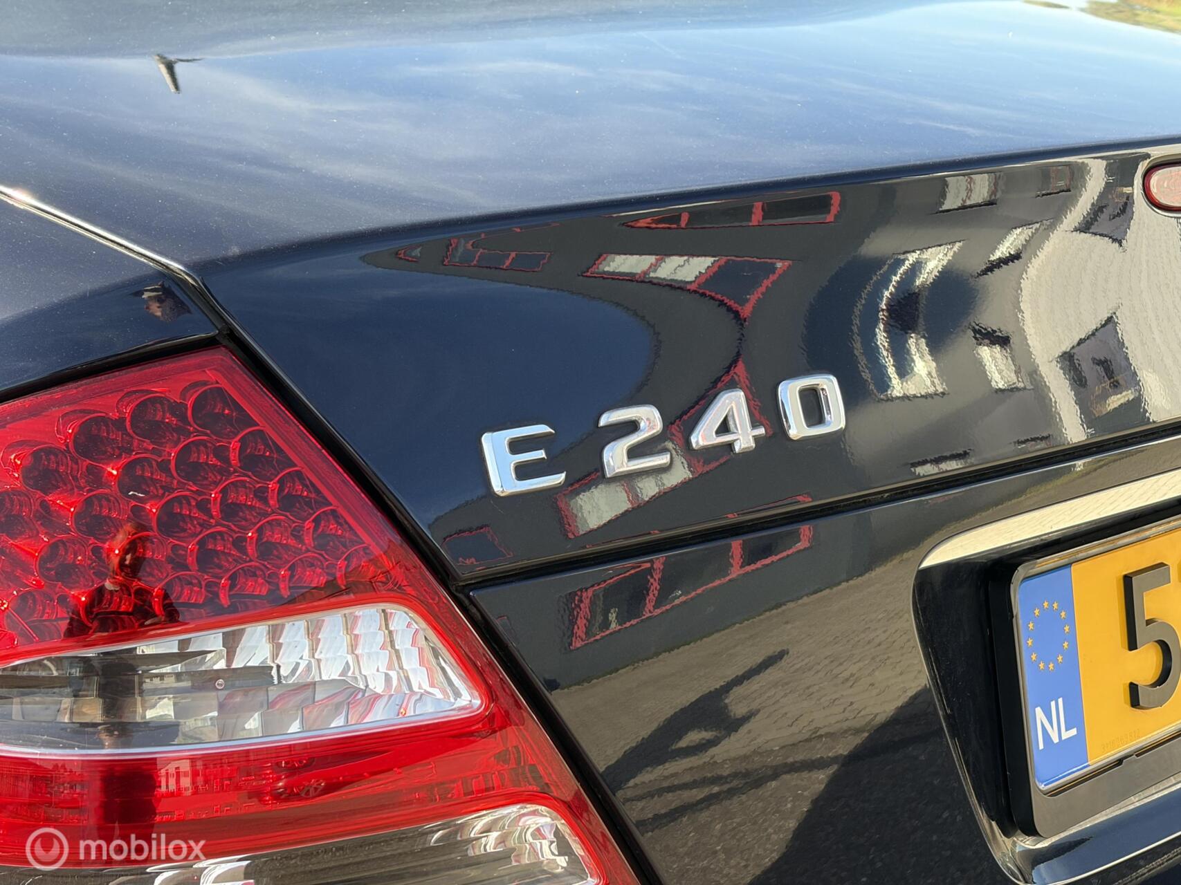 Foto van Mercedes-Benz E 240