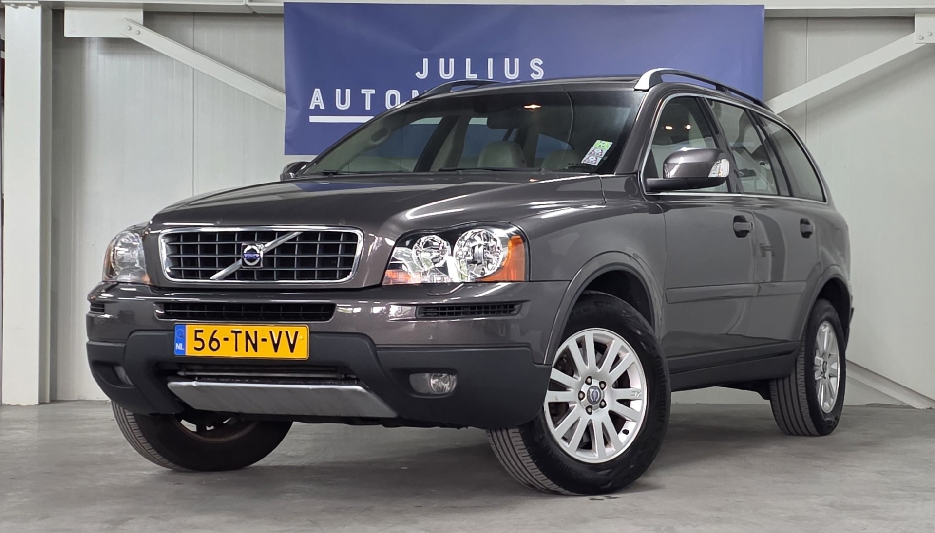 Volvo Xc90 3.2 Momentum 7P 1e Eigenaar Dynaudio Schuifdak Nieuwe APK! 2006 - voorkant