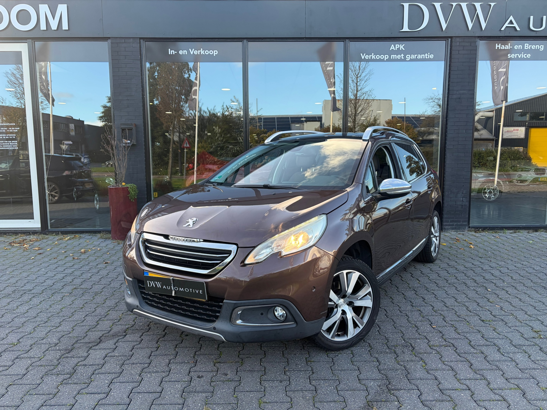 Peugeot 2008 1.6 VTi Féline 2013 - voorkant