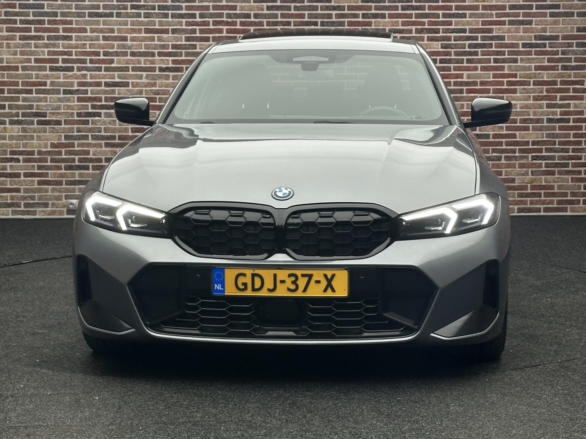 Foto van BMW 330e