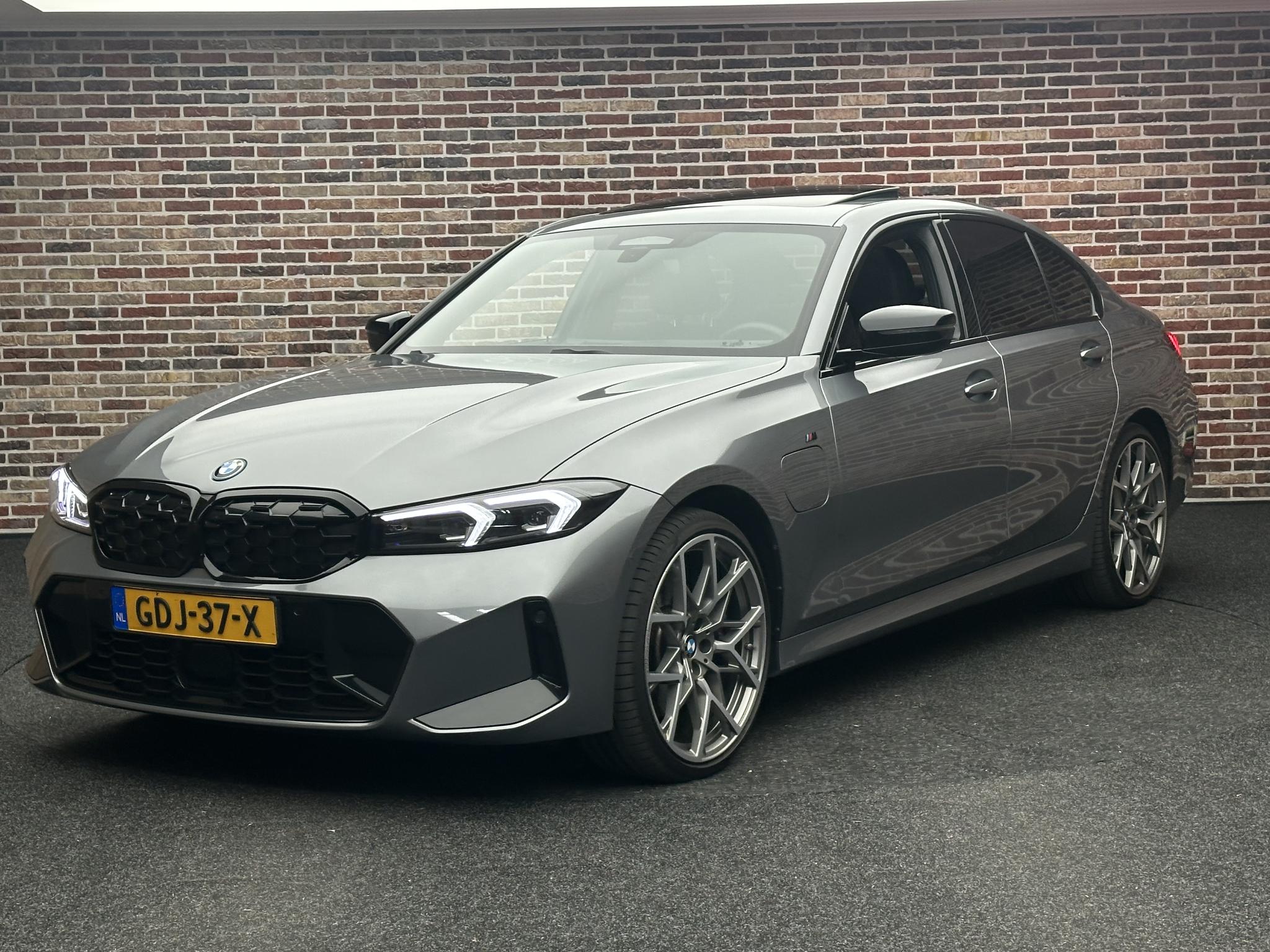 Foto van BMW 330e