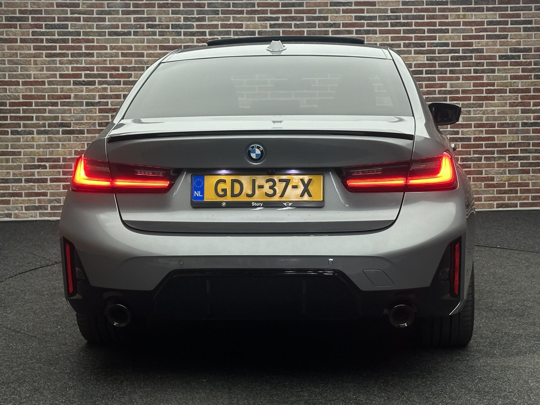 Foto van BMW 330e