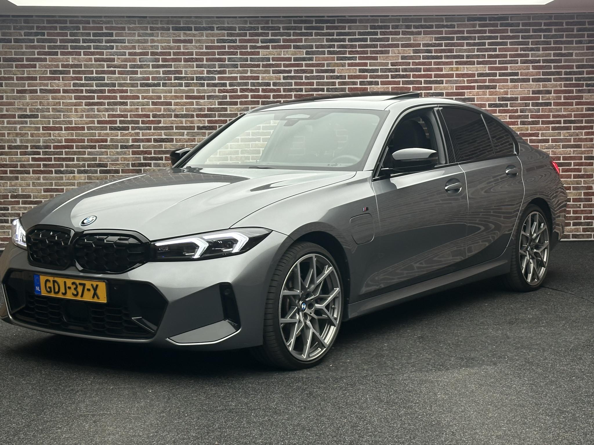 Foto van BMW 330e
