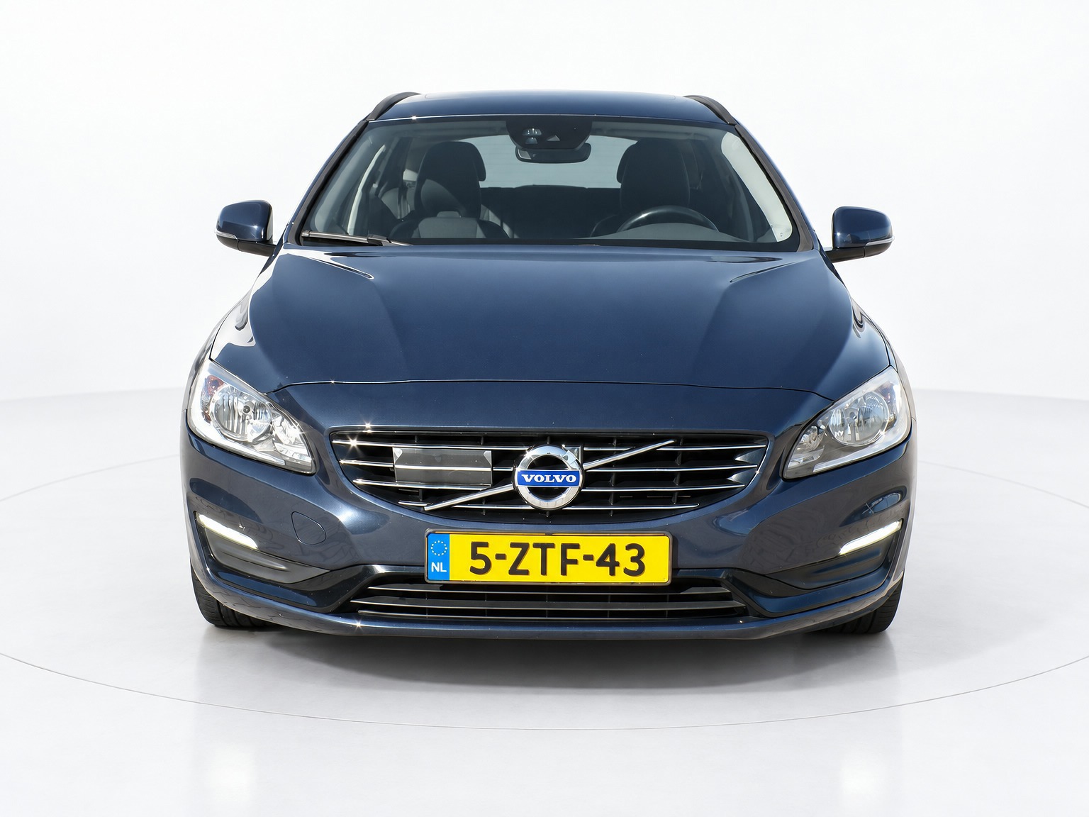 Foto van Volvo V60 Plug In Hybrid