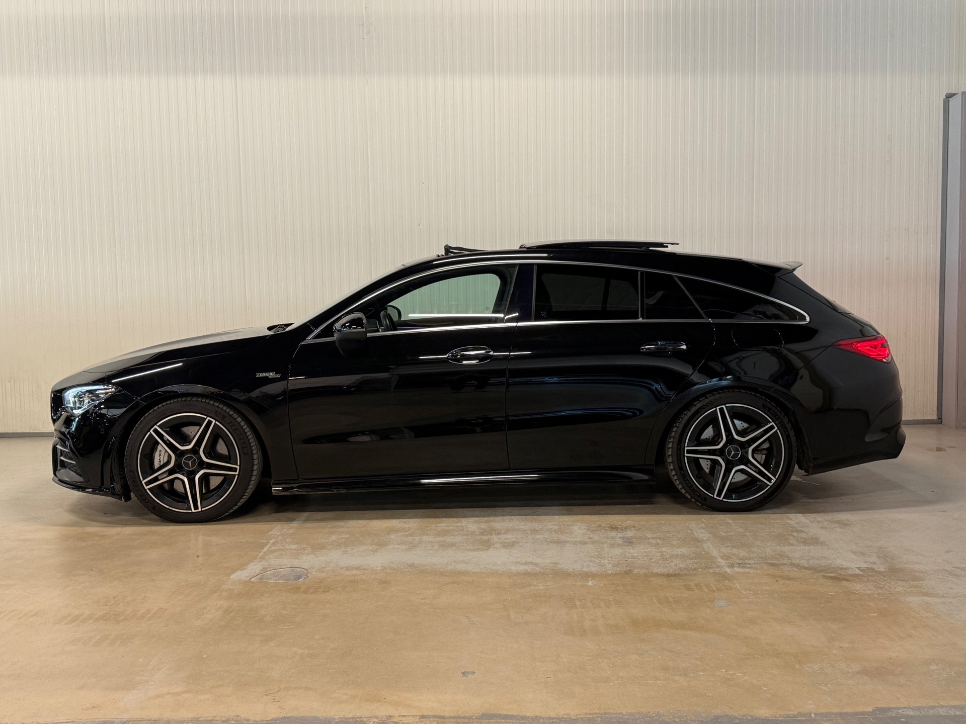 Foto van Mercedes-Benz AMG Cla 35