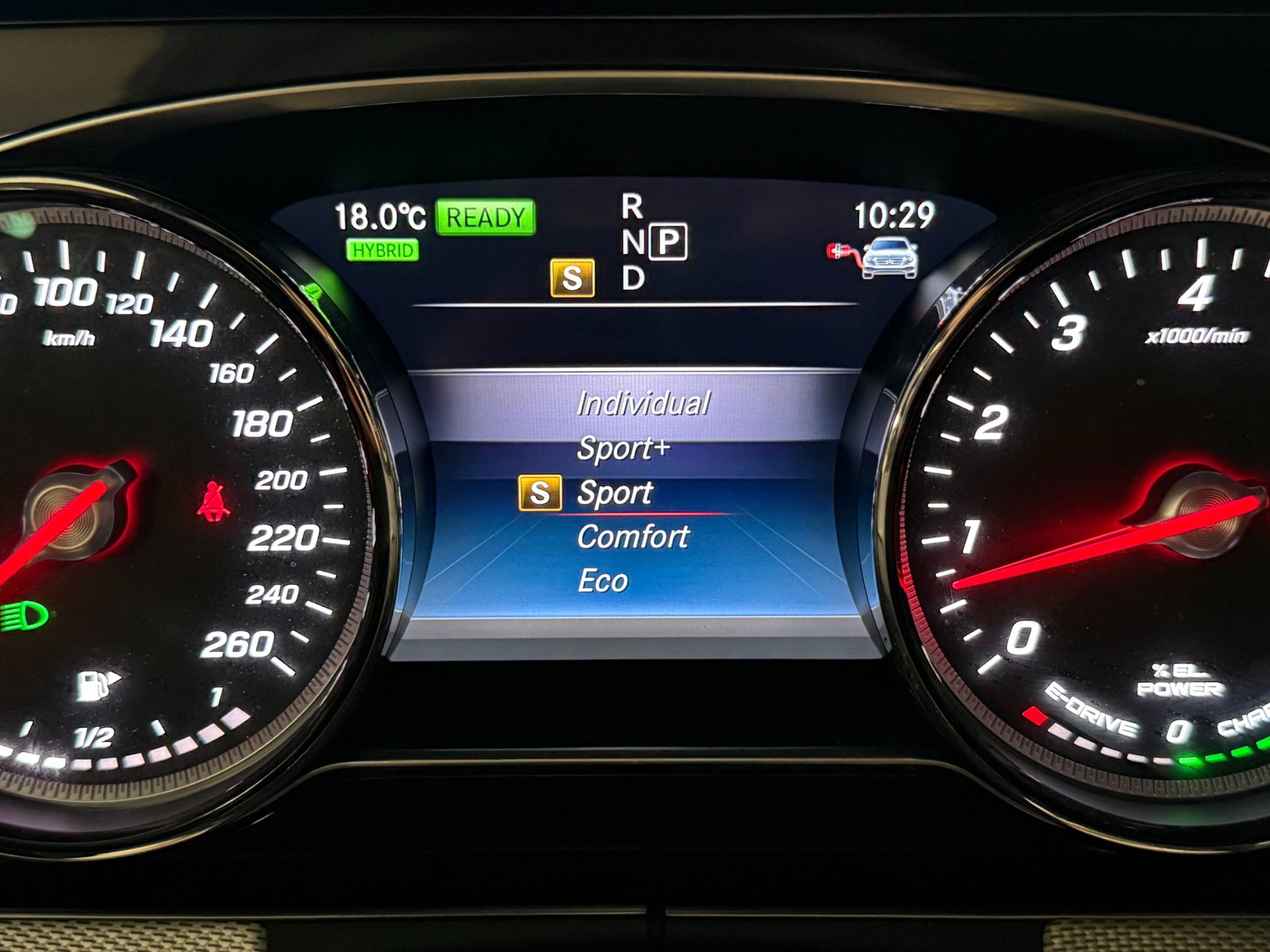 Foto van Mercedes-Benz E 350 E