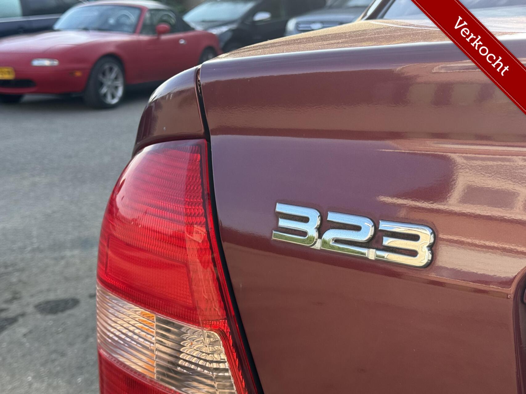 Foto van Mazda Mazda 323