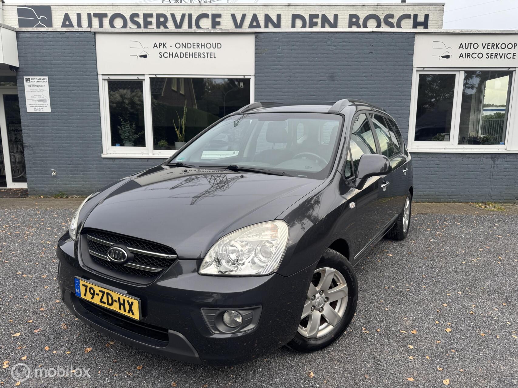 Kia Carens 2.0 CVVT X-ecutive 2008 - voorkant