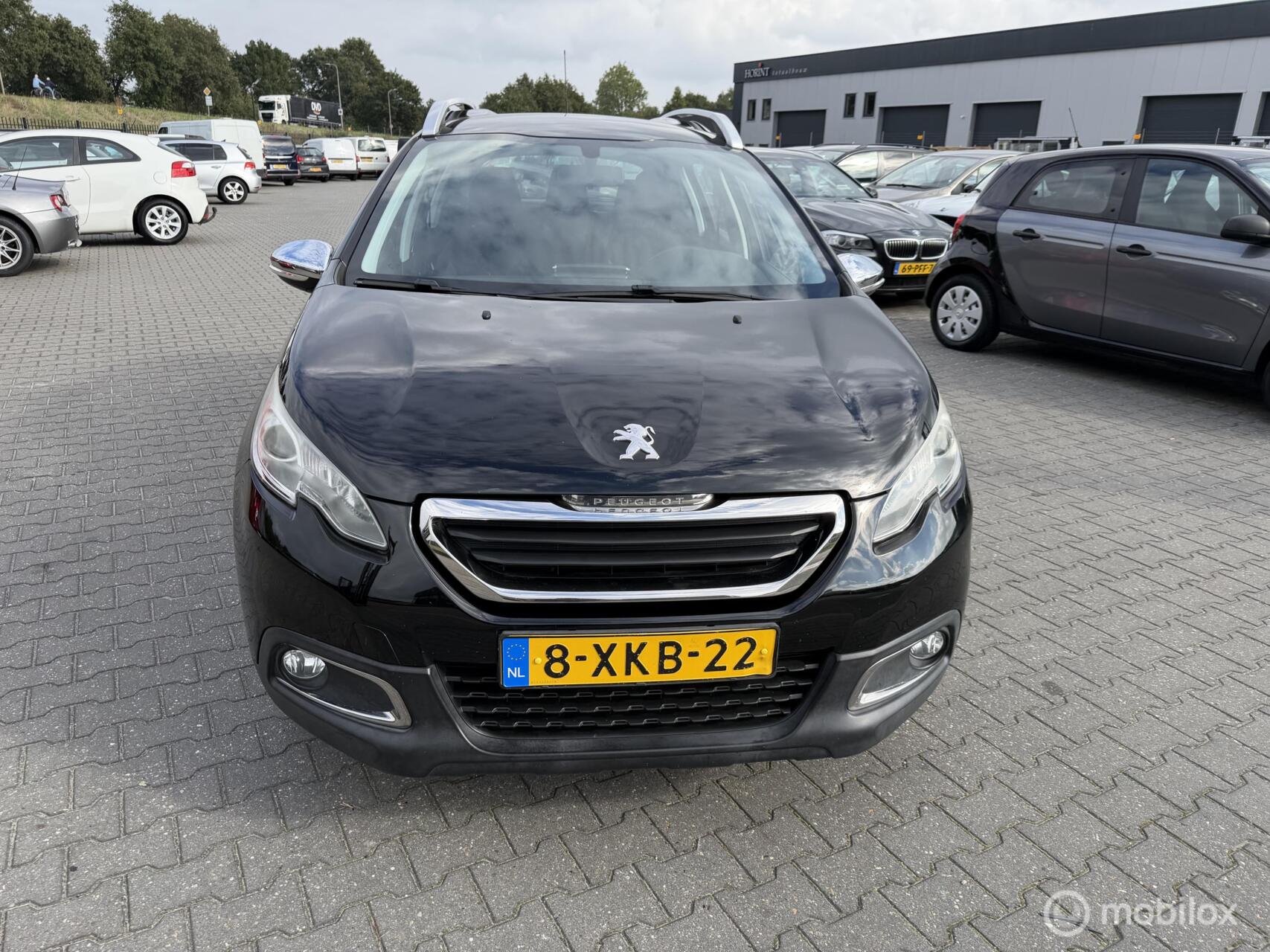 Peugeot 2008 1.2 PureTech Active 2014 - voorkant