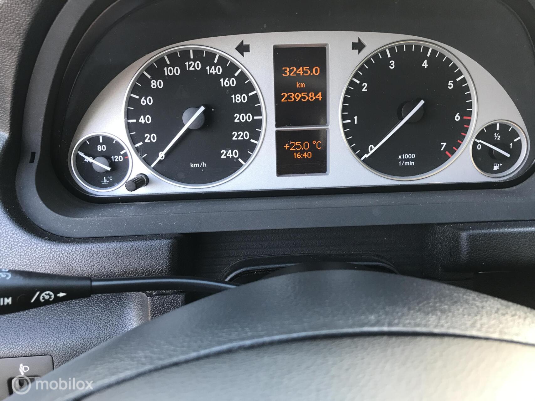 Foto van Mercedes-Benz B 200 Turbo