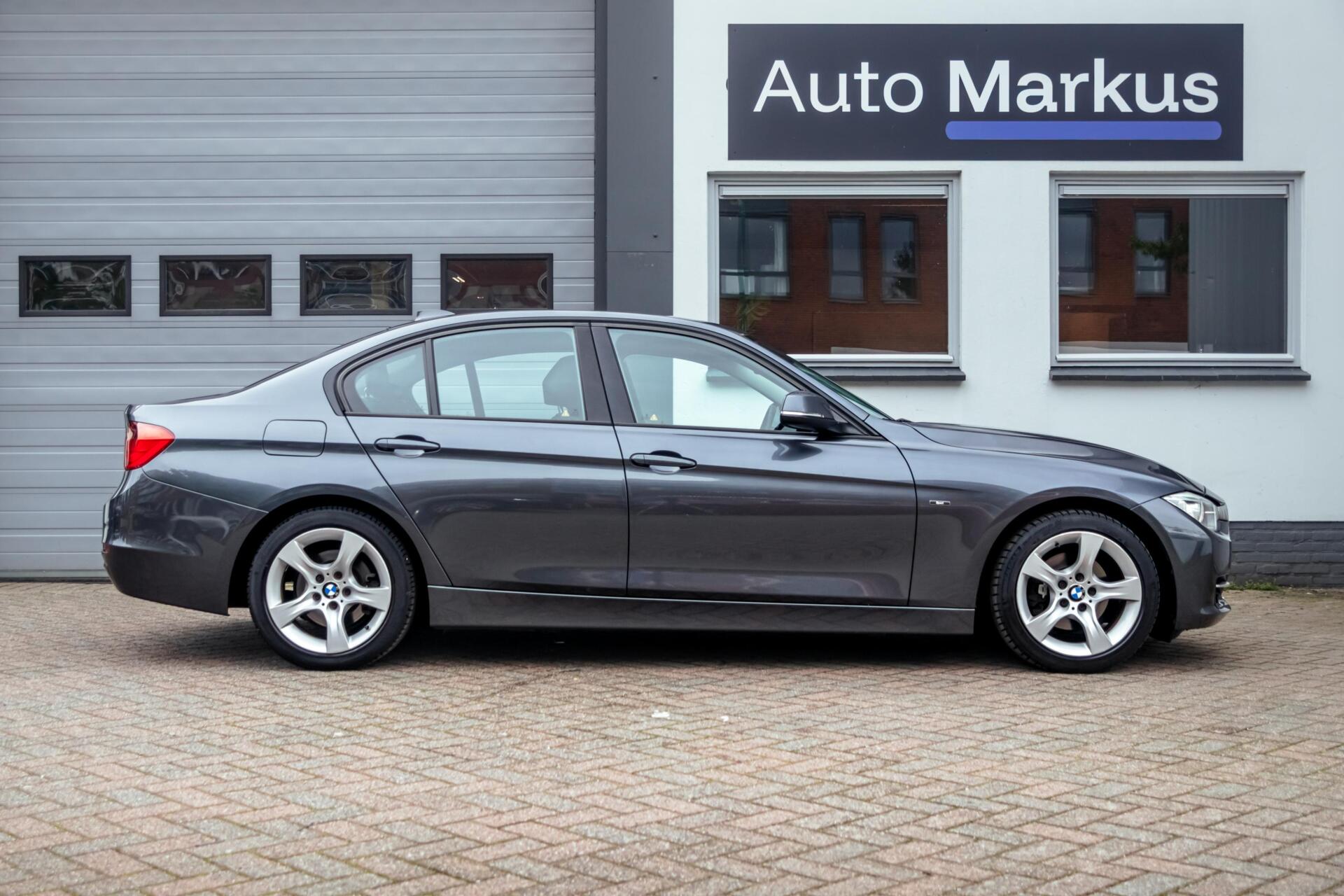 Foto van BMW 320i Ed