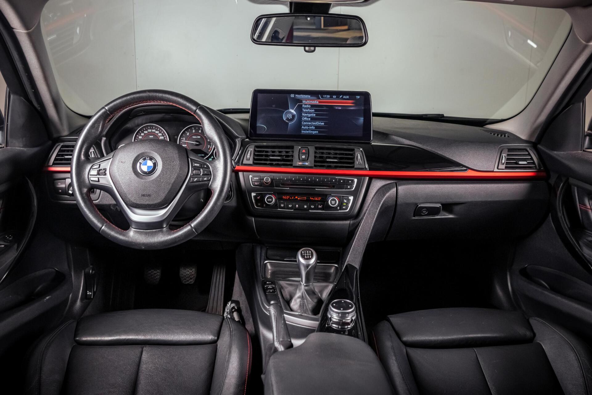 Foto van BMW 320i Ed