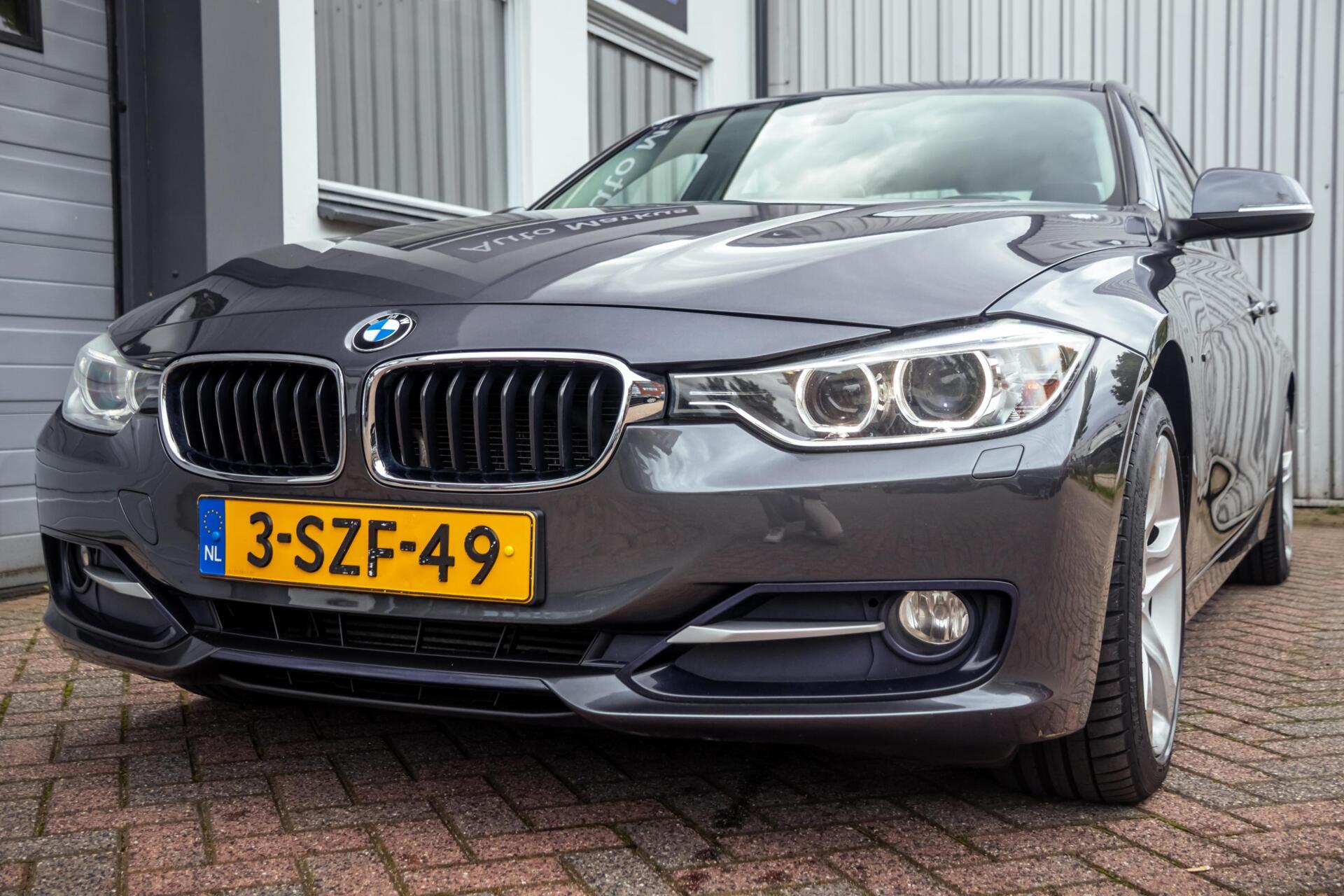 Foto van BMW 320i Ed