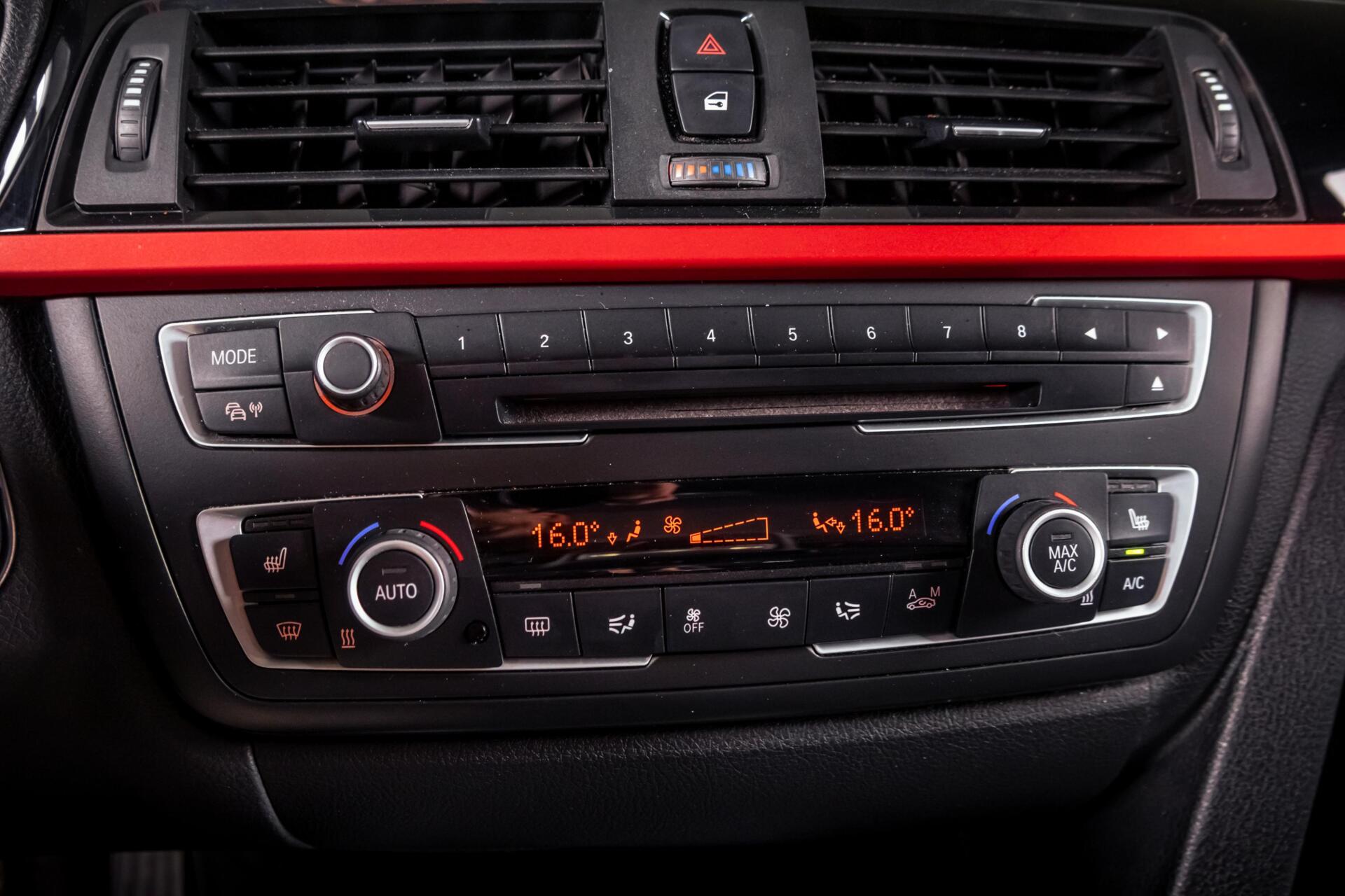 Foto van BMW 320i Ed