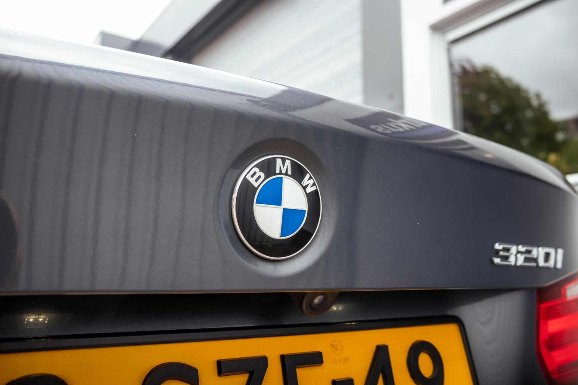 Foto van BMW 320i Ed