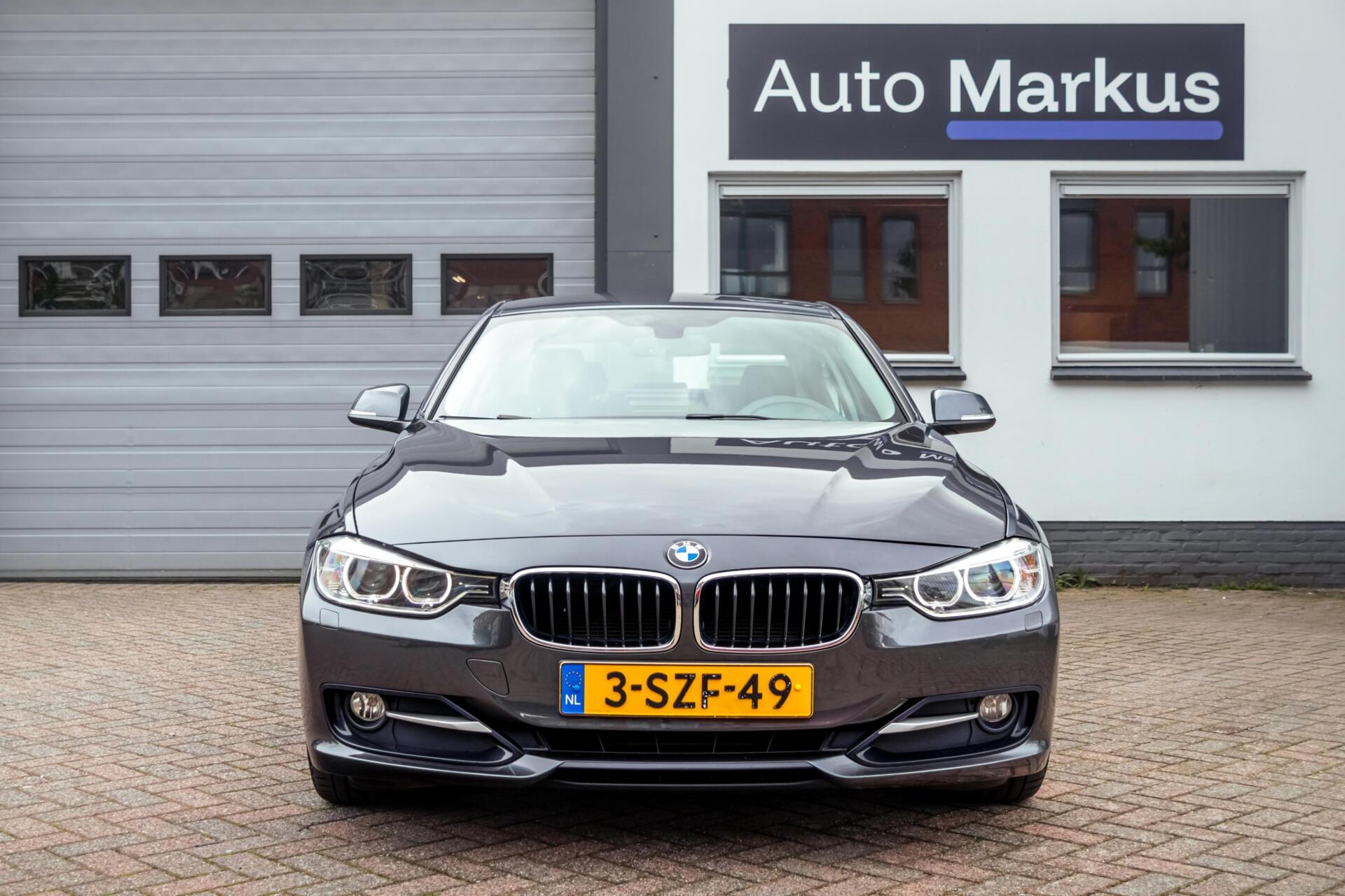 Foto van BMW 320i Ed