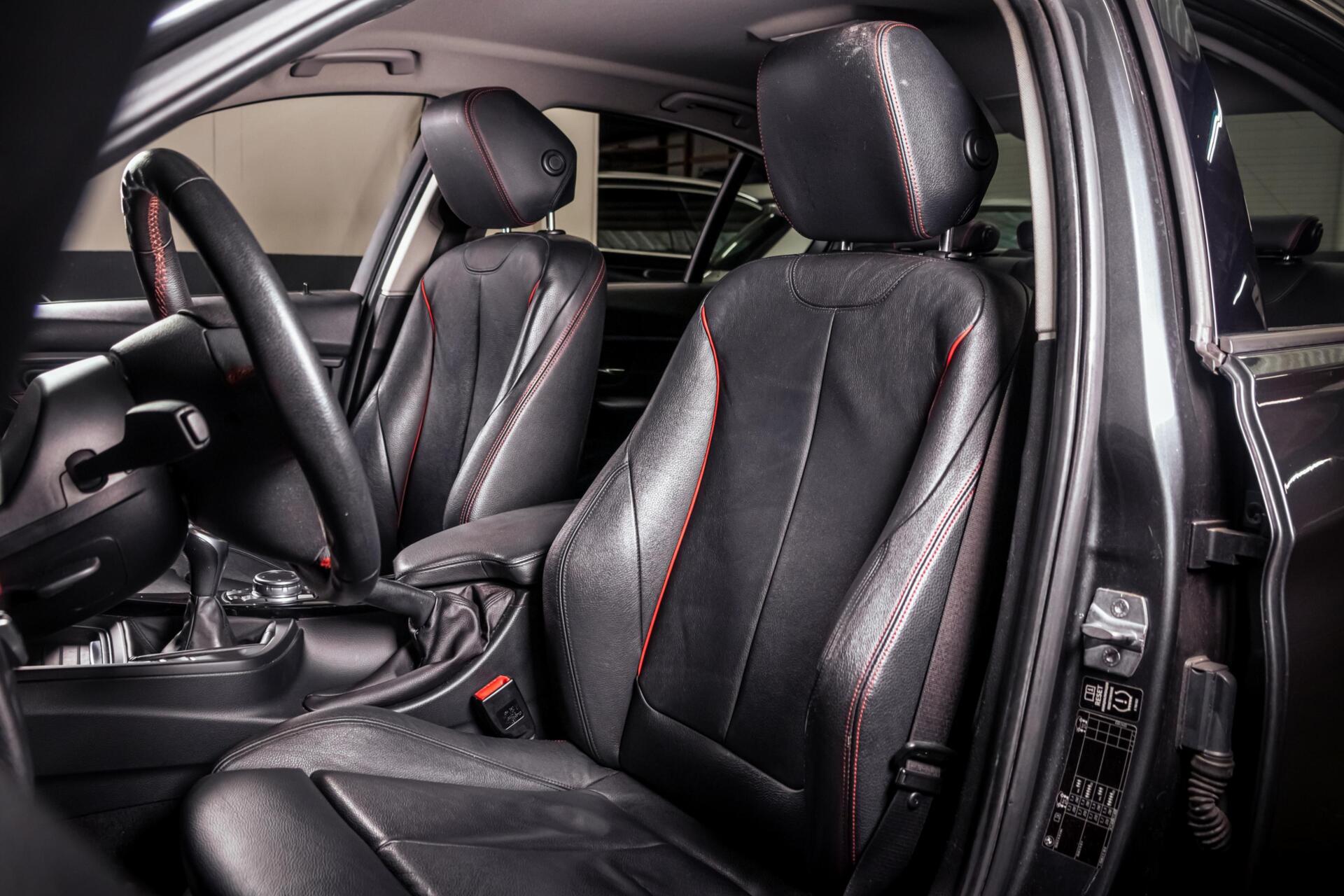 Foto van BMW 320i Ed