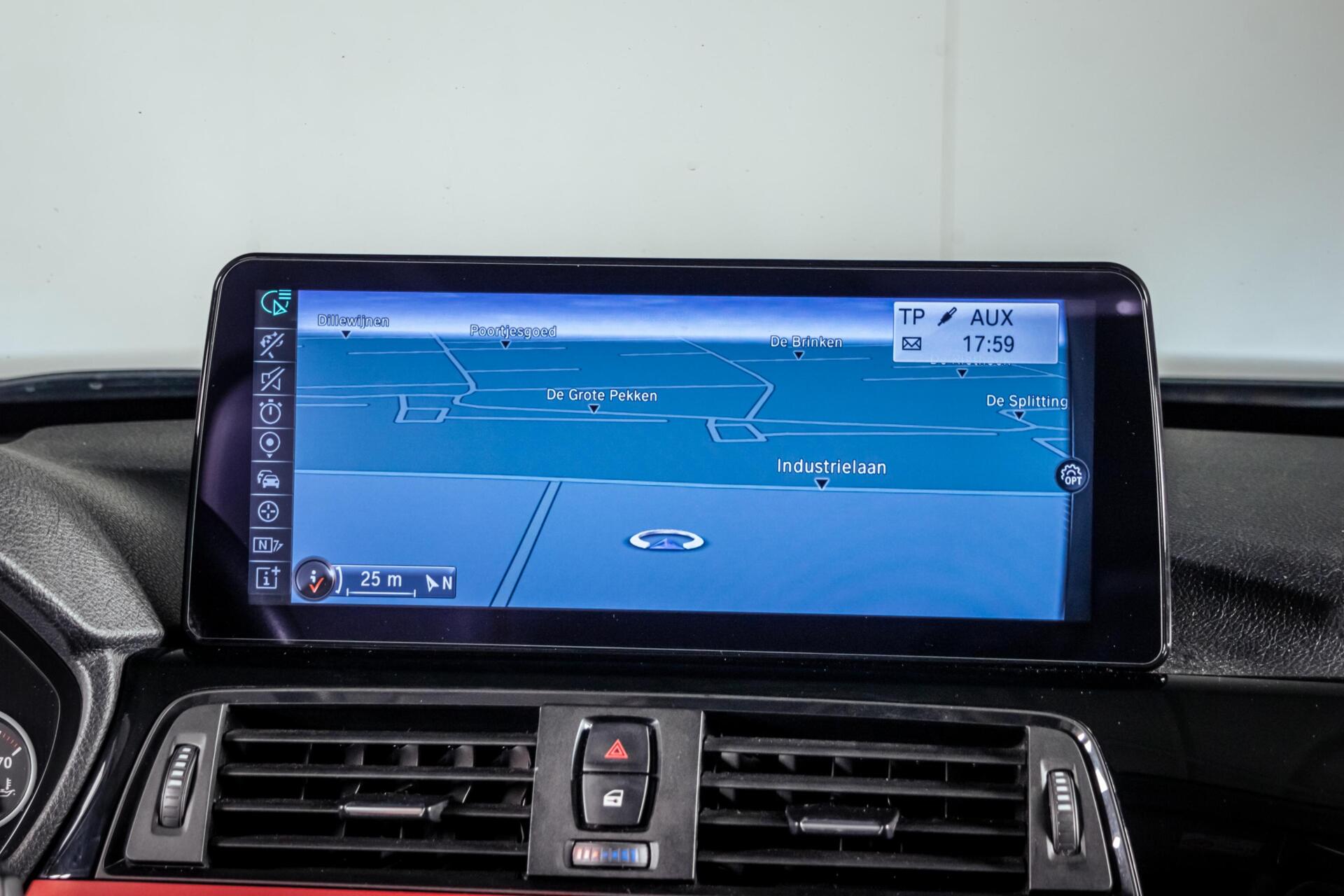 Foto van BMW 320i Ed