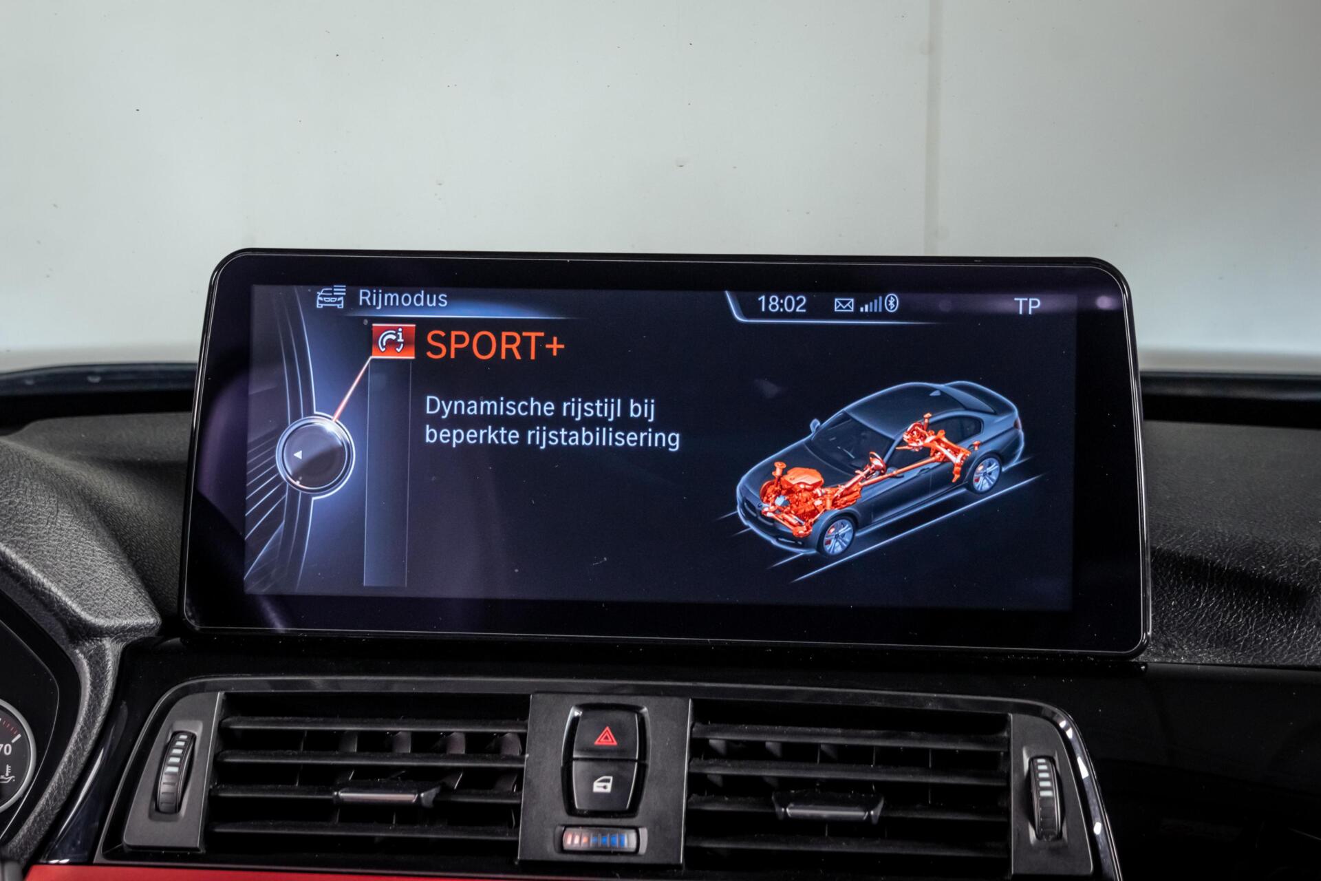 Foto van BMW 320i Ed