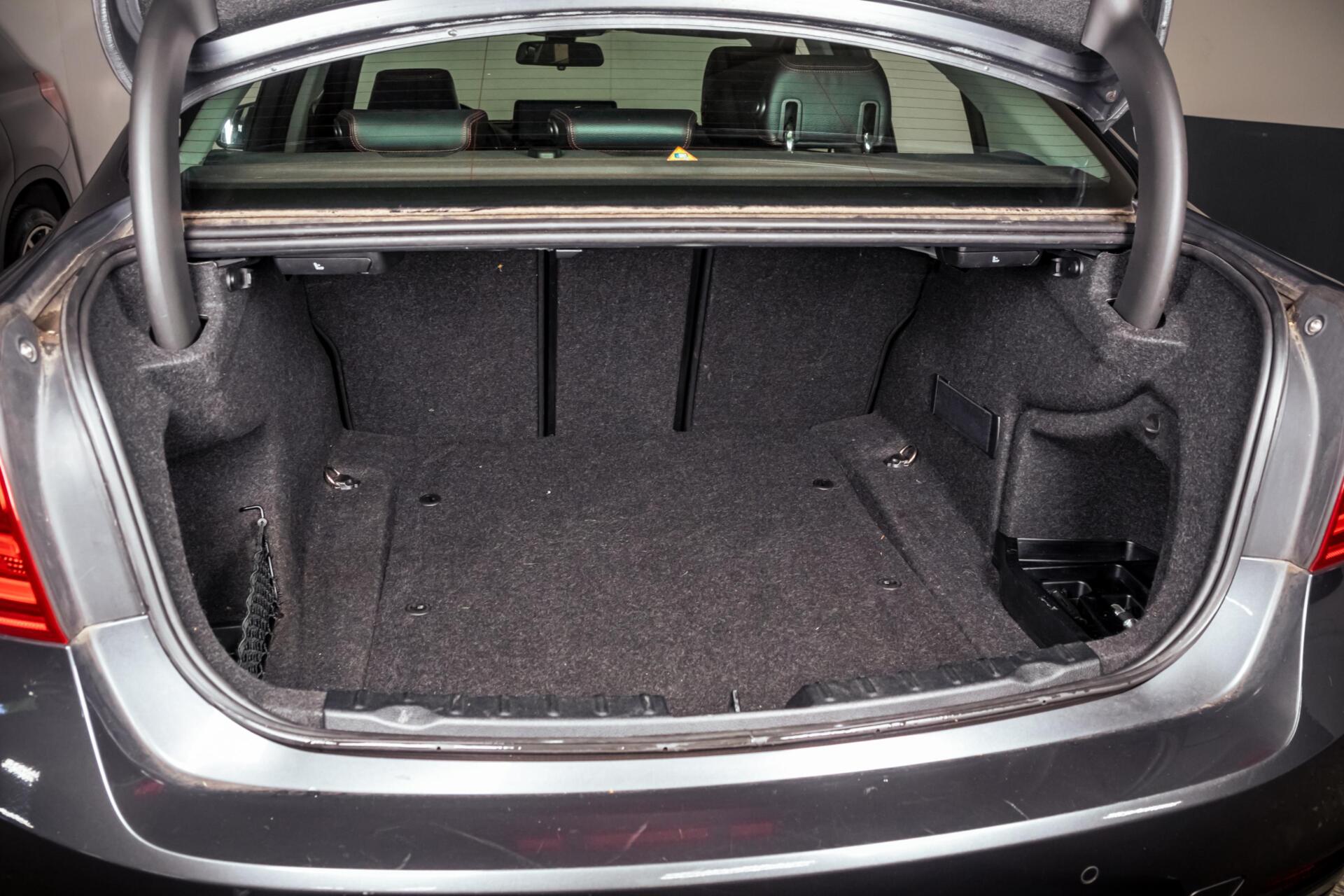 Foto van BMW 320i Ed