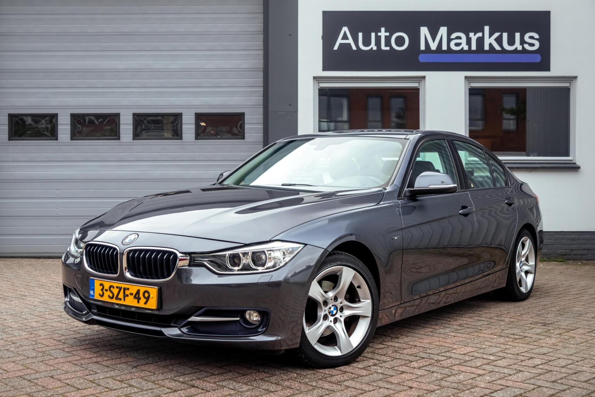 Foto van BMW 320i Ed