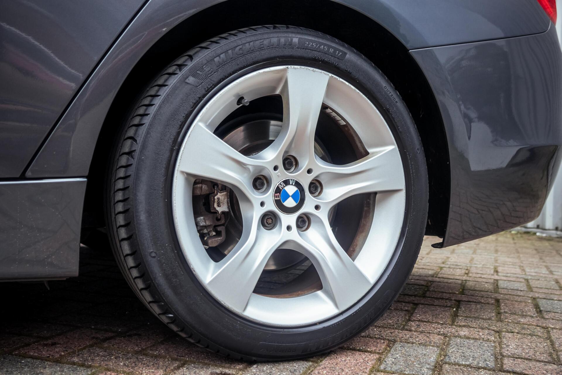 Foto van BMW 320i Ed