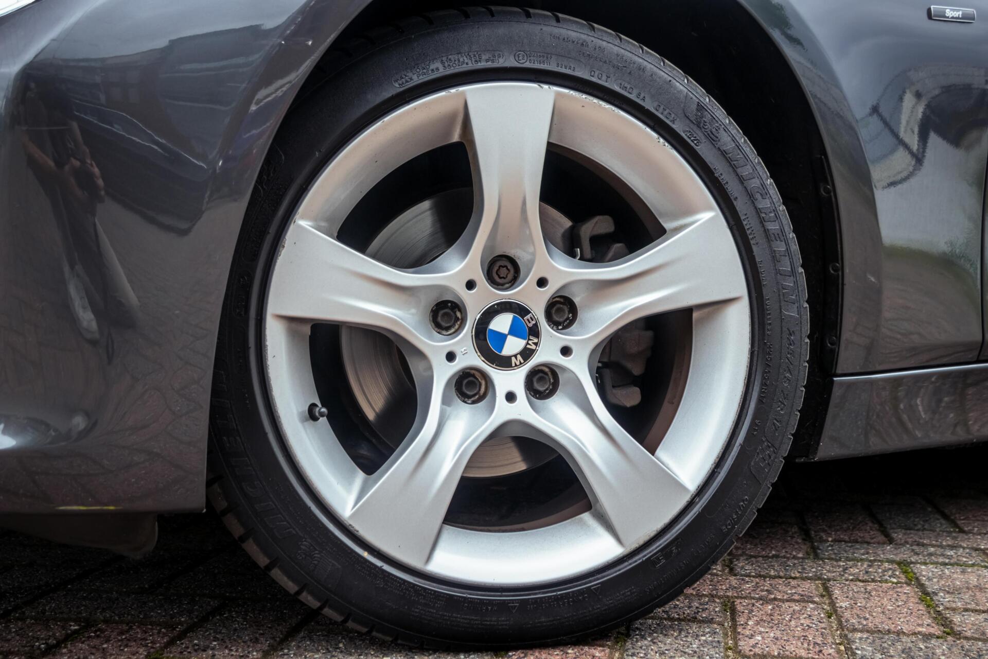 Foto van BMW 320i Ed