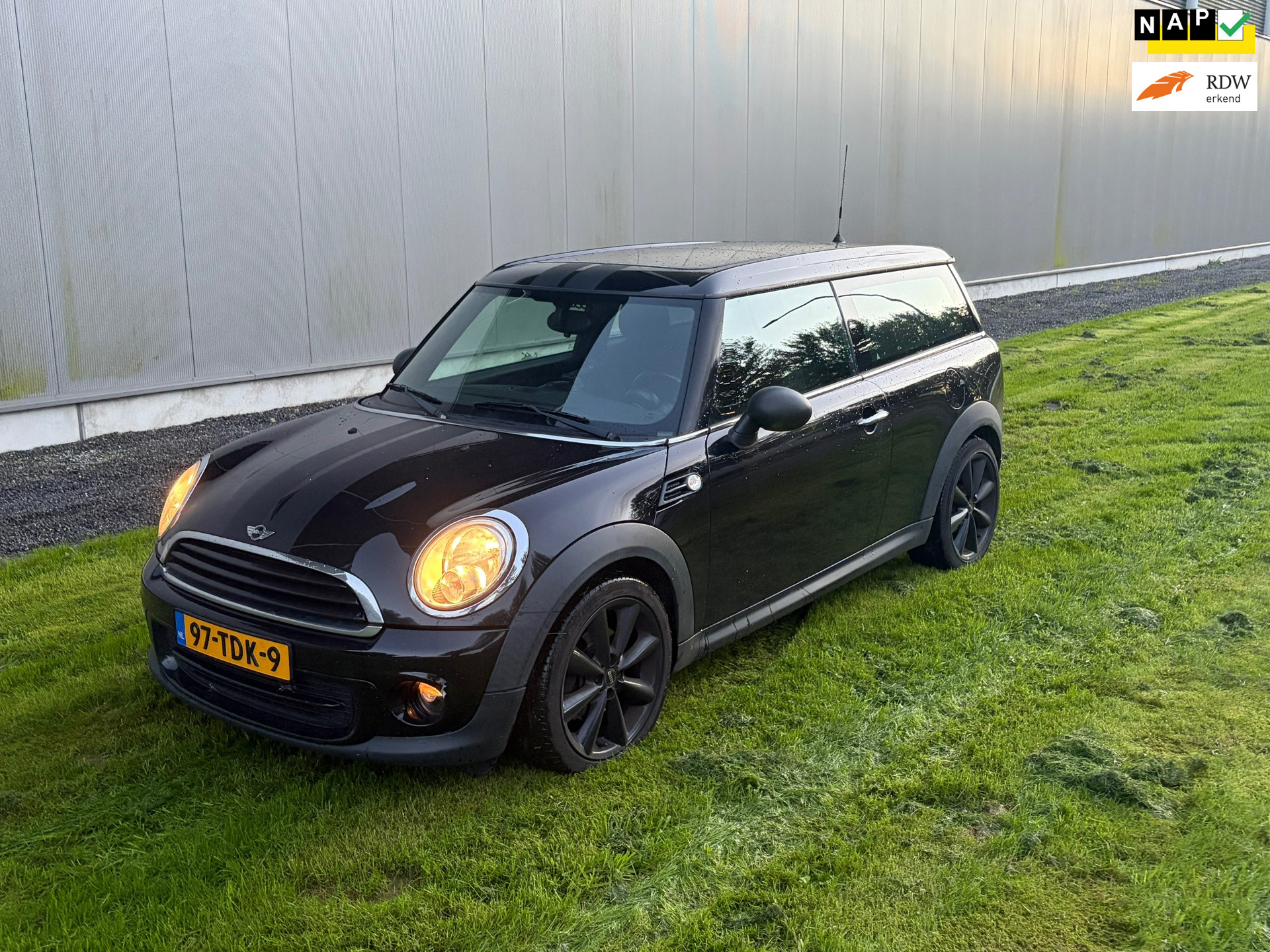 Mini One Clubman 1.6 Business Line|Elek Pakket|Dak|Apk| 2012 - voorkant