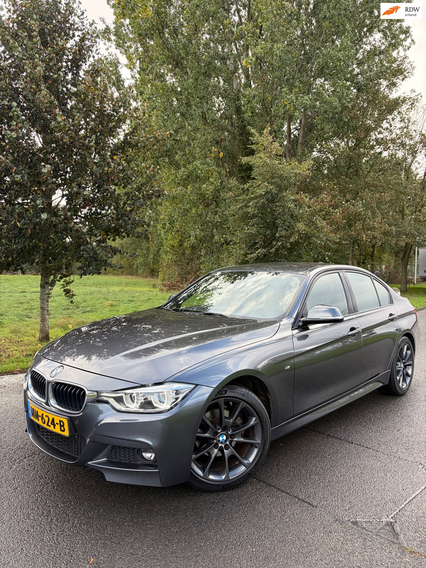 BMW 318i 318i Centennial High Executive|M pakket|Alcantara|Dealeronderhouden. 2016 - voorkant