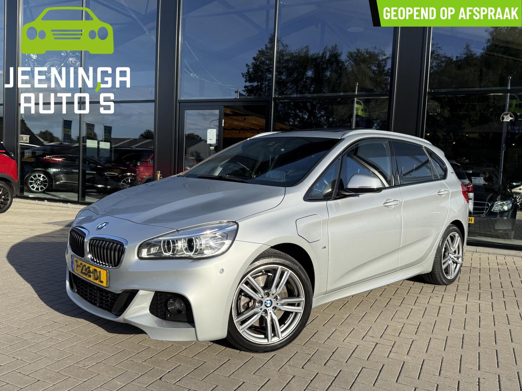 BMW 225xe Iperformance 225xe iPerformance Centennial Executive|Camera|Leer|Pano|M-pakket 2017 - voorkant