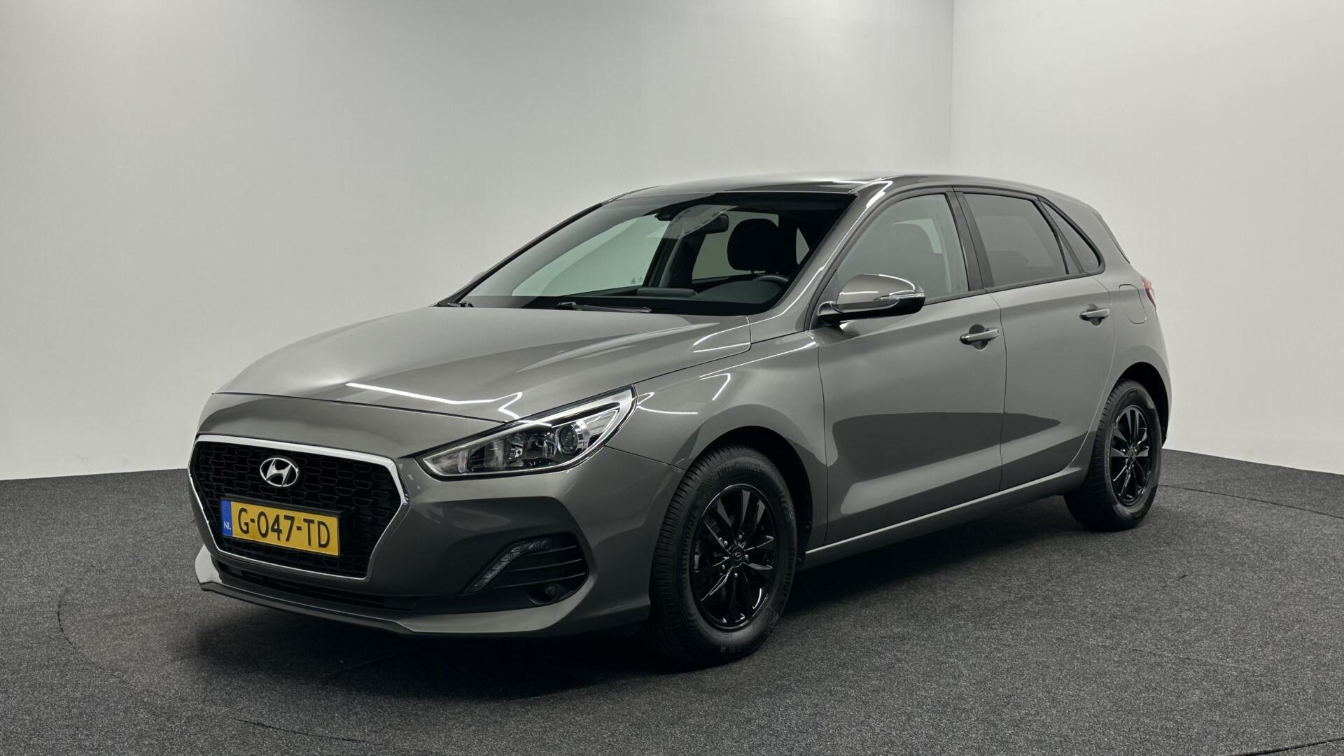 Hyundai I30 1.0 T-GDI Comfort NAVI ECC CARPLAY LM 2019 - voorkant