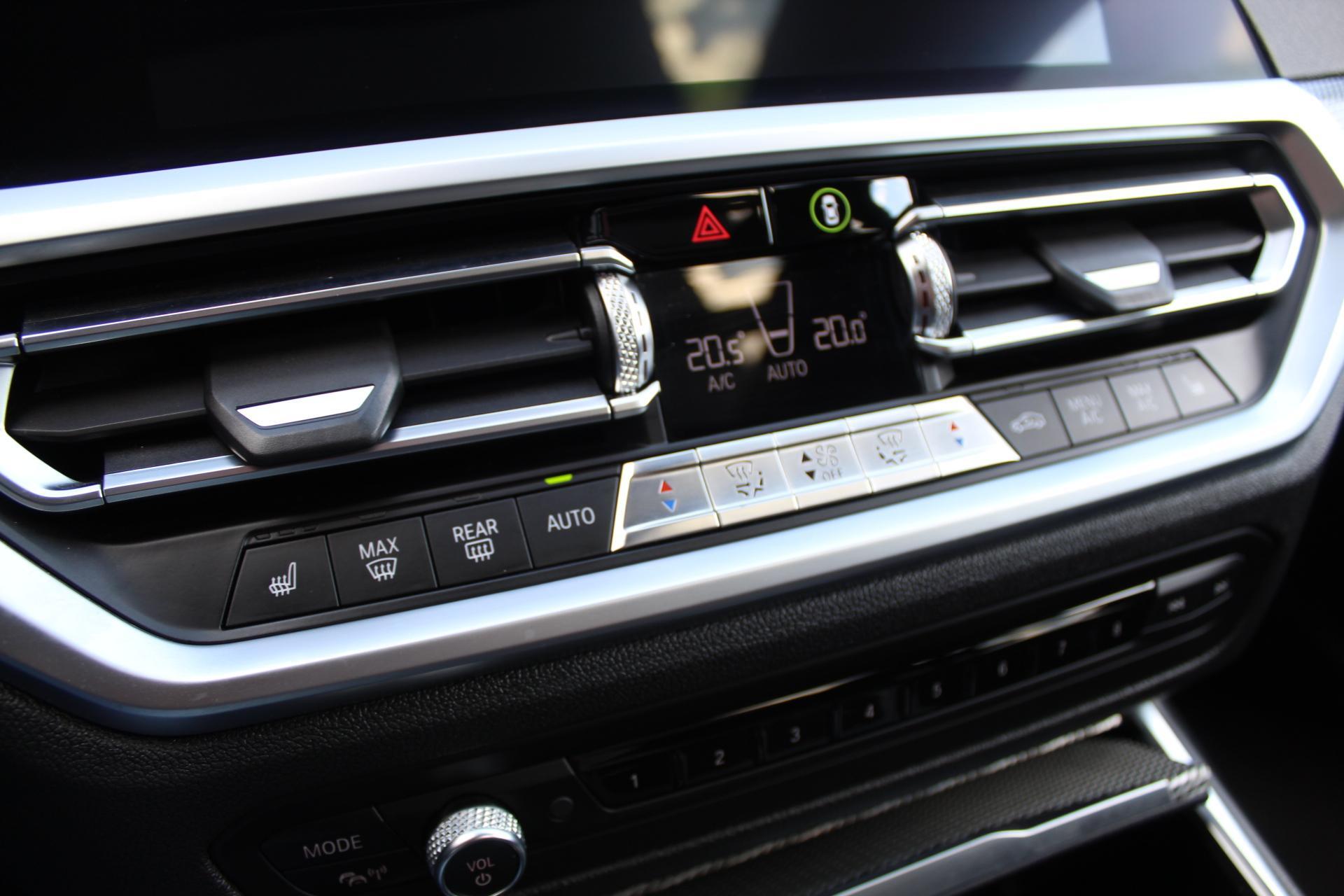 Foto van BMW 330i