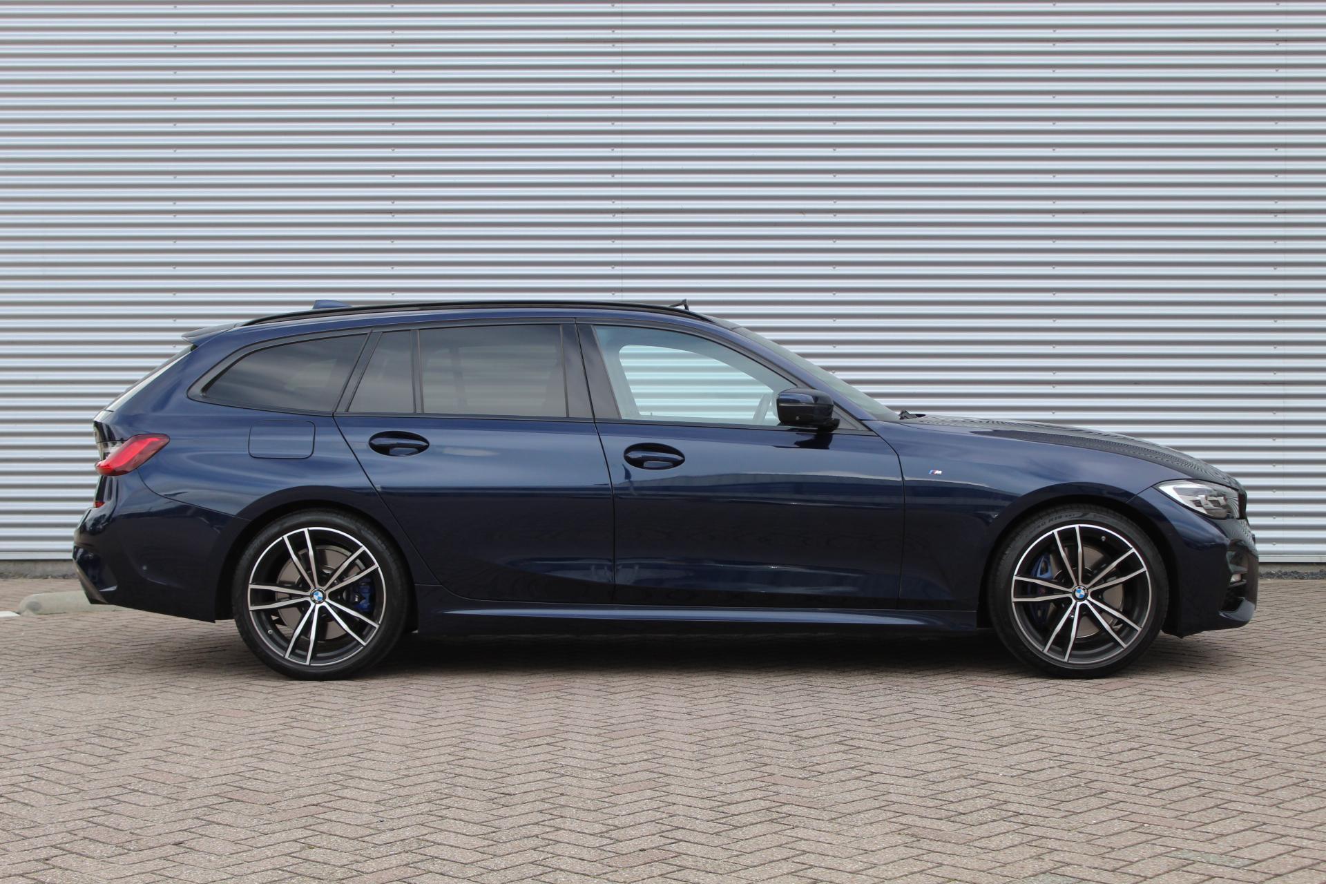 Foto van BMW 330i