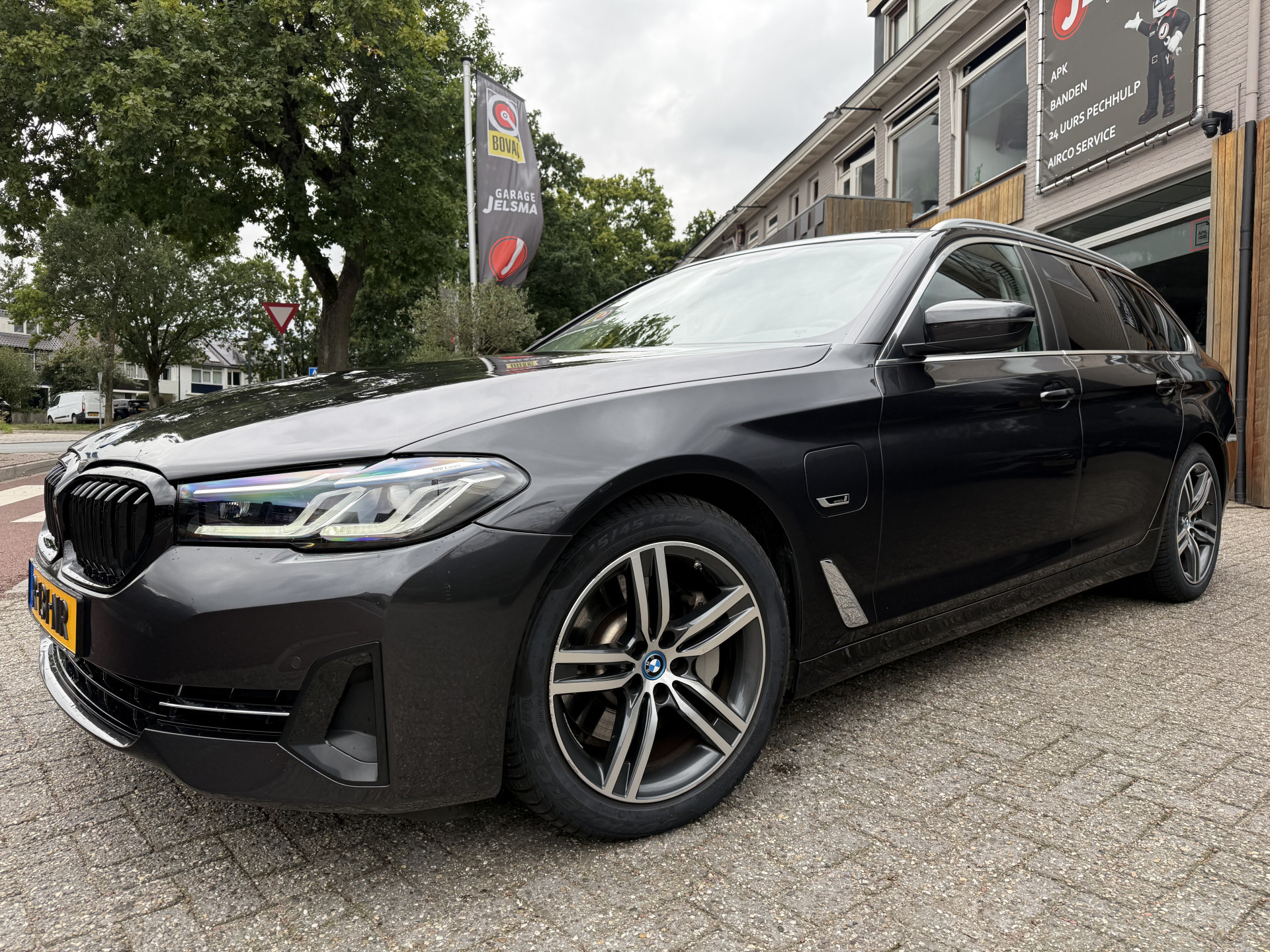 Foto van BMW 530e