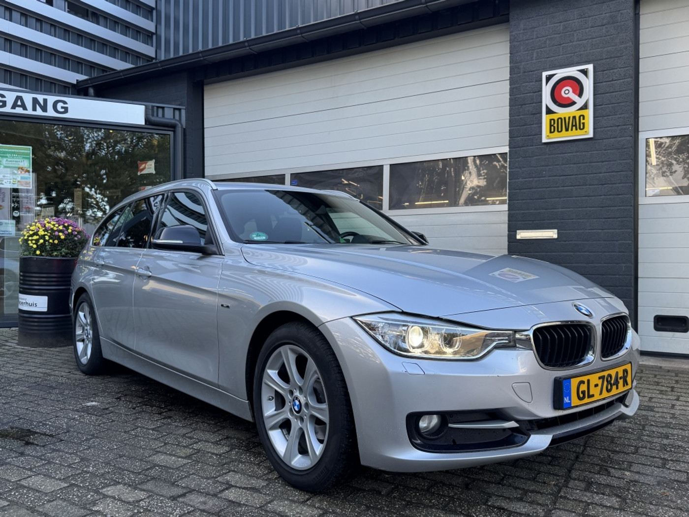 BMW 3-serie Touring 318d Executive 2015 - voorkant