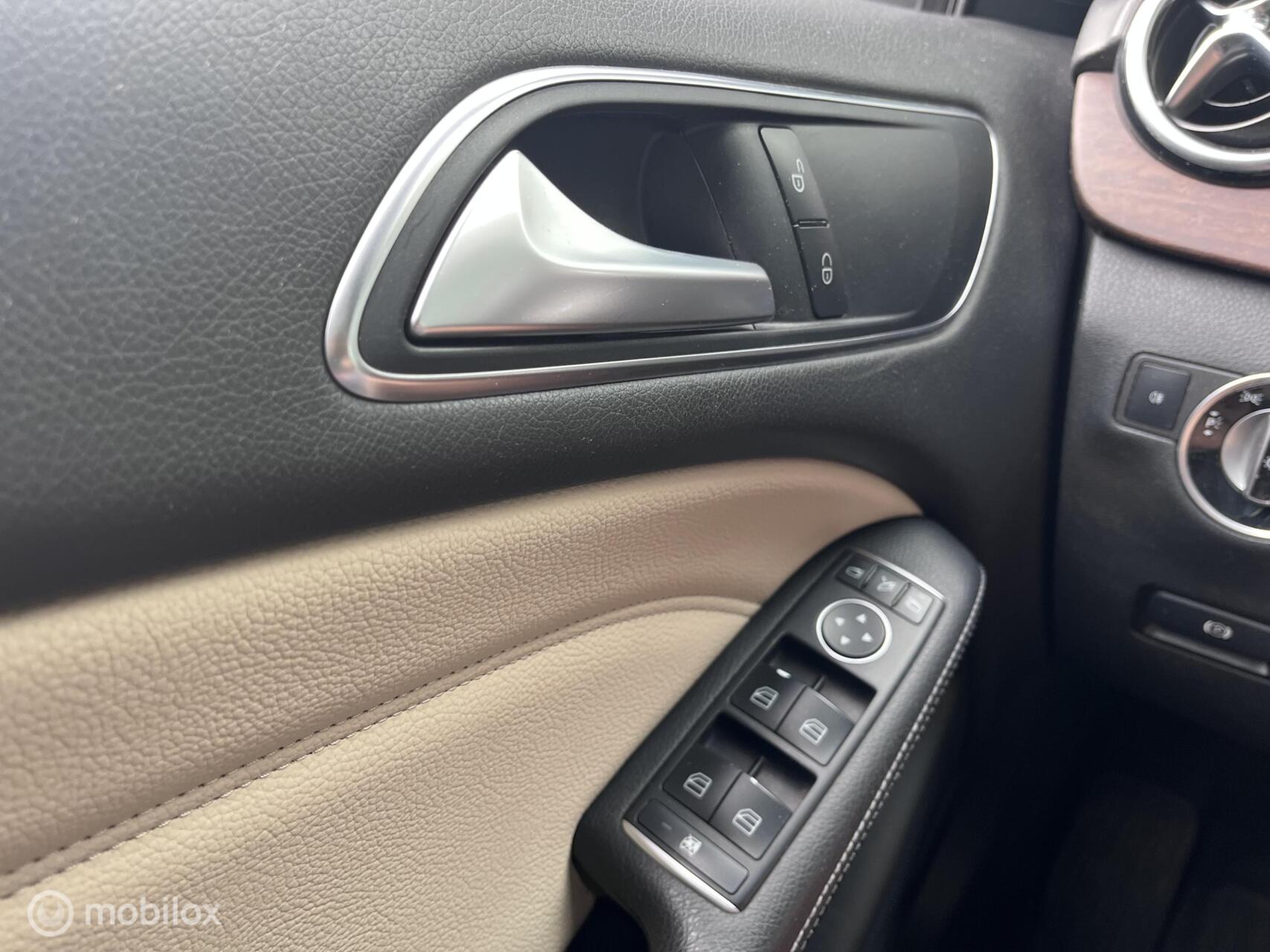 Foto van Mercedes-Benz B 180 D