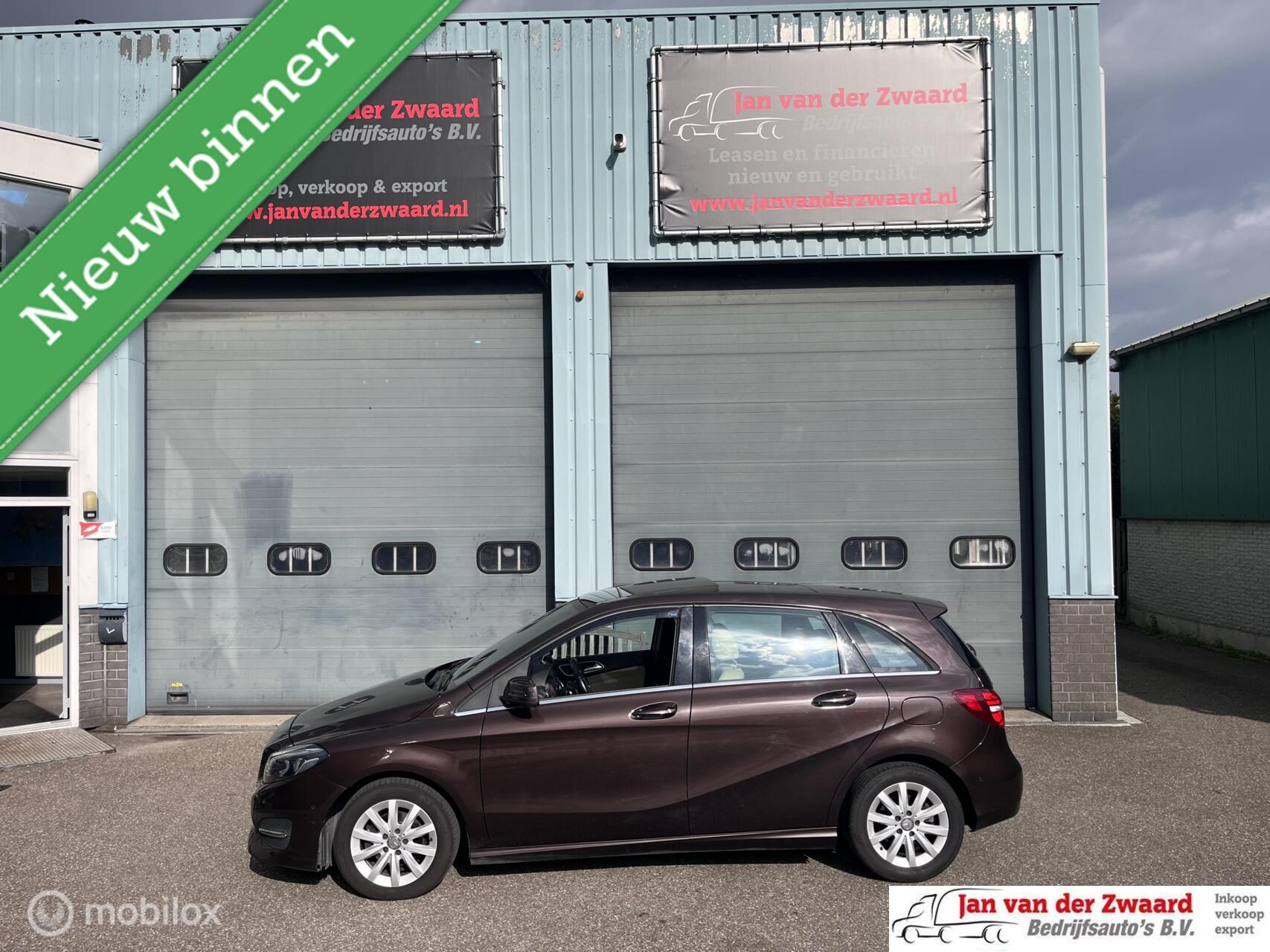 Mercedes-Benz B 180 D 180 d  Edition Leder Opendak Trekhaak Automaat 2015 - voorkant