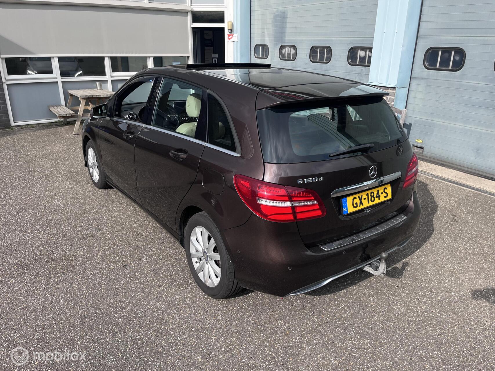 Foto van Mercedes-Benz B 180 D