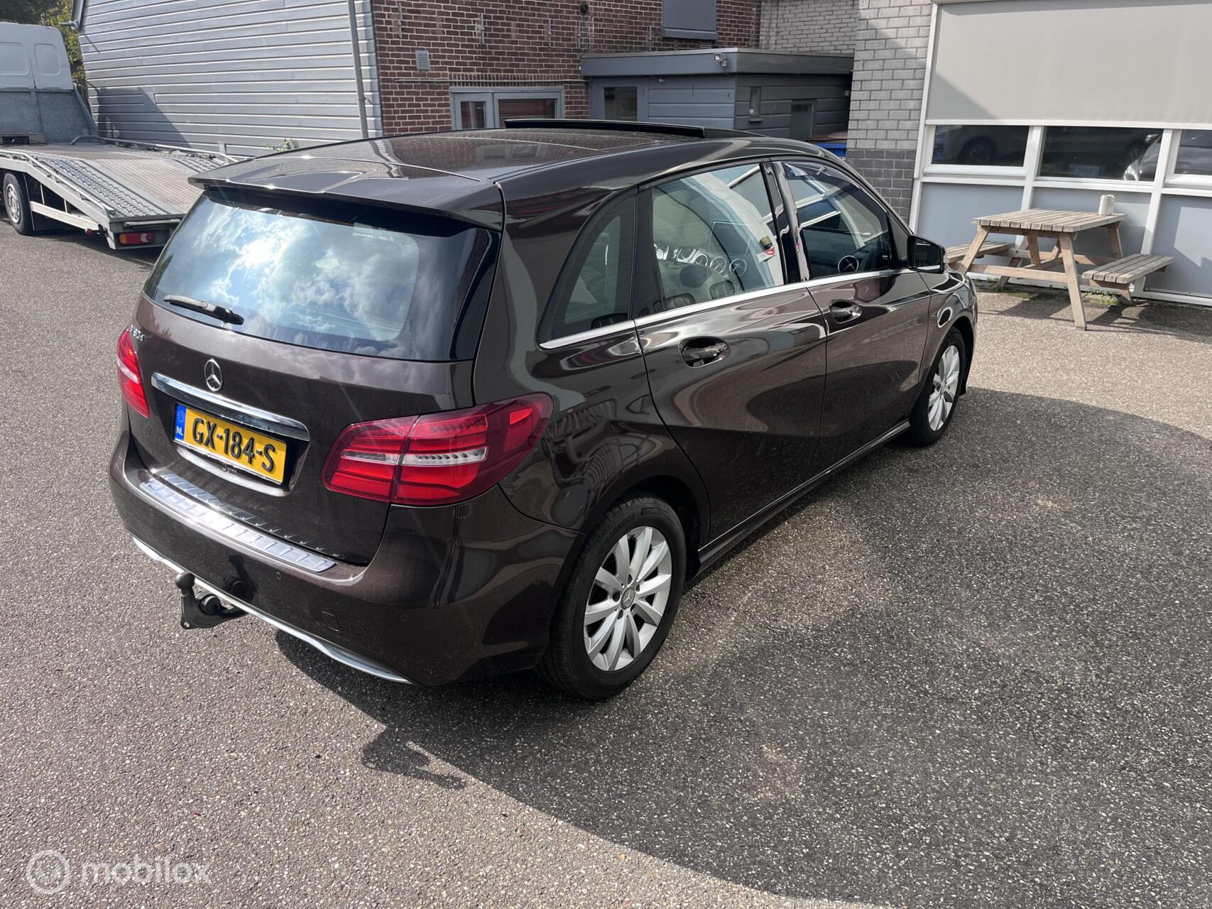 Foto van Mercedes-Benz B 180 D