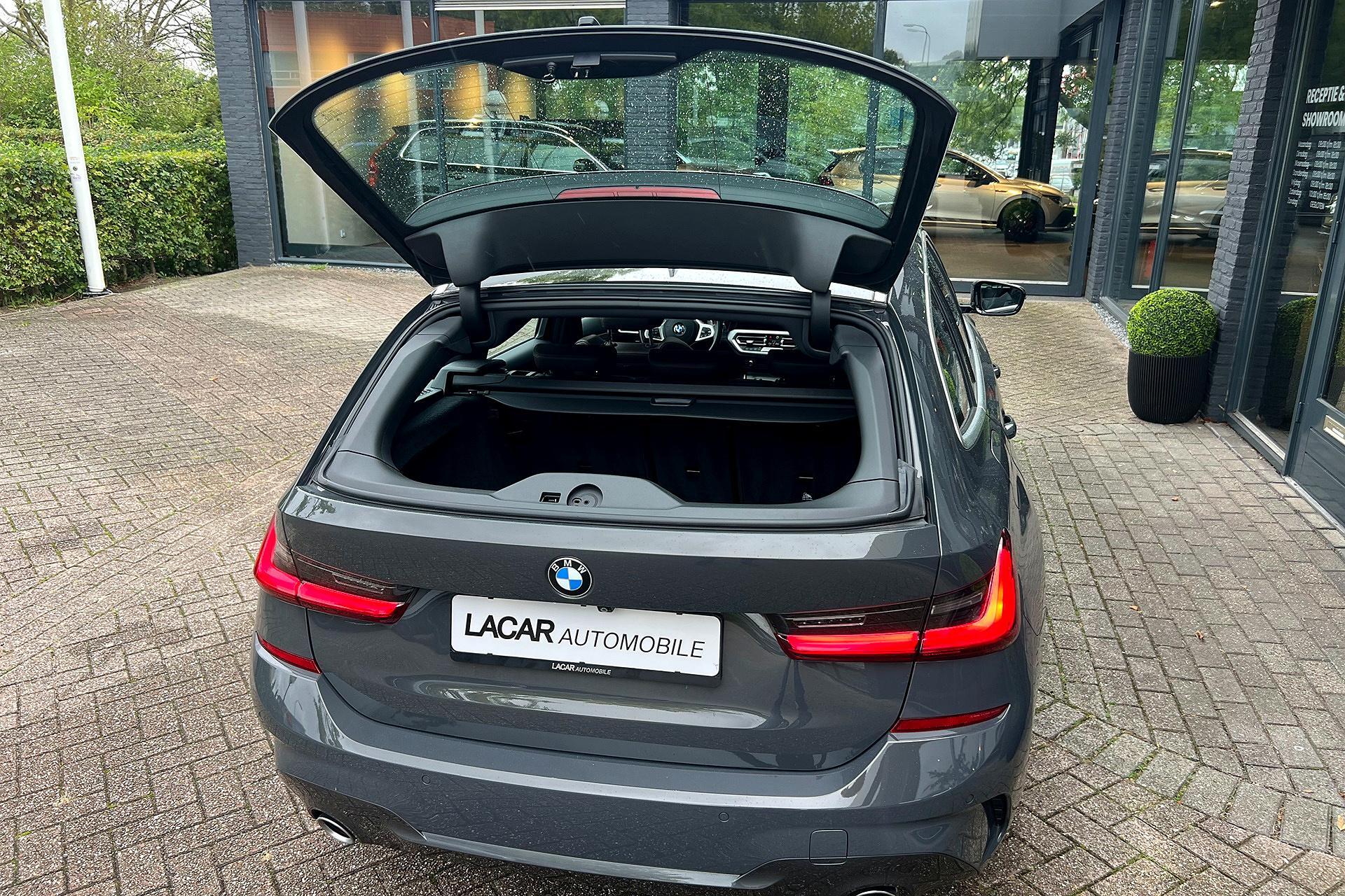 Foto van BMW 330i