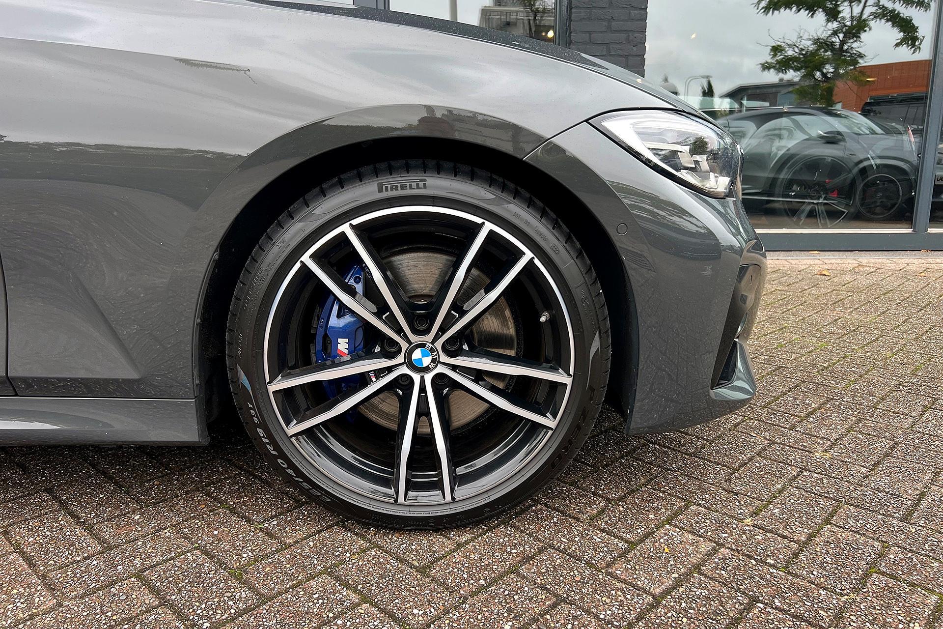 Foto van BMW 330i
