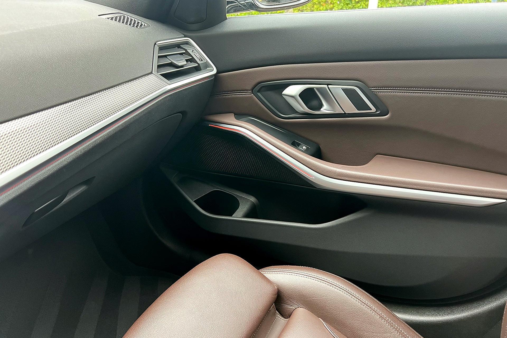 Foto van BMW 330i